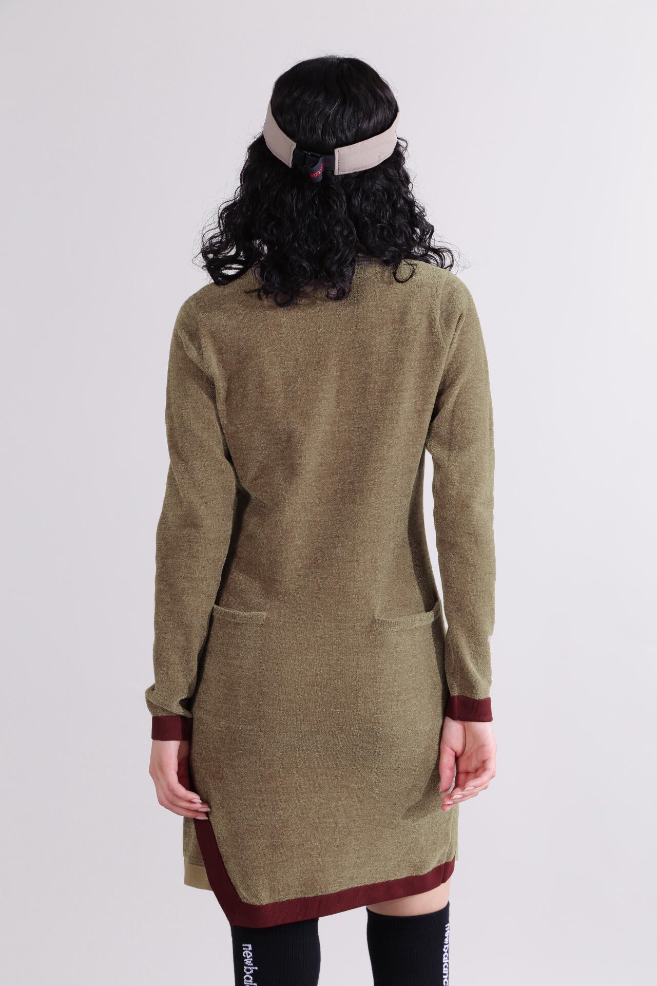 【直営店舗限定】モックネック ニット ワンピース (WOMENS)