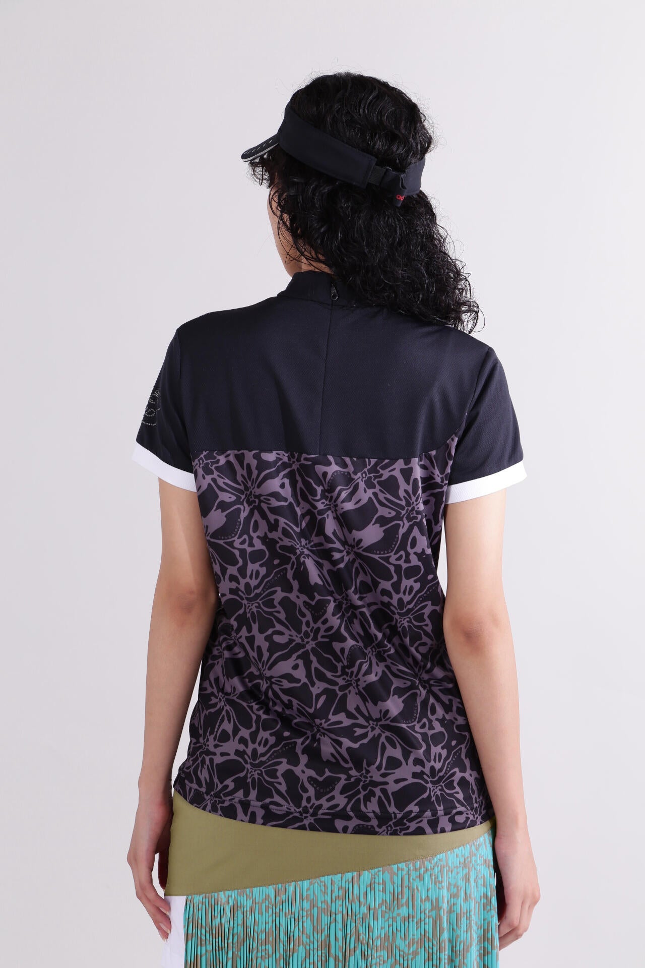 【直営店舗限定】ハイビスカス柄 半袖 モックネック プルオーバー (WOMENS)