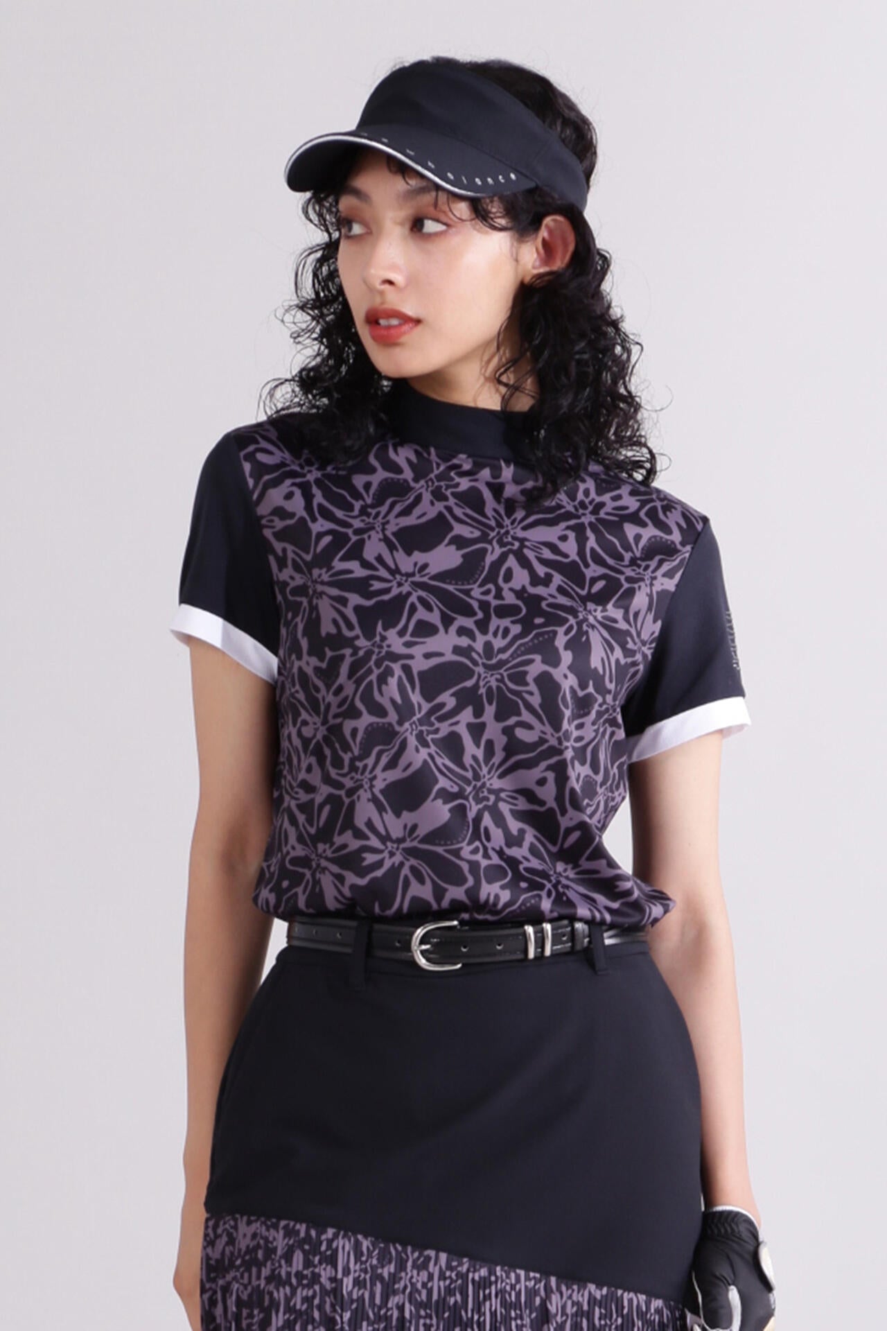 【直営店舗限定】ハイビスカス柄 半袖 モックネック プルオーバー (WOMENS)