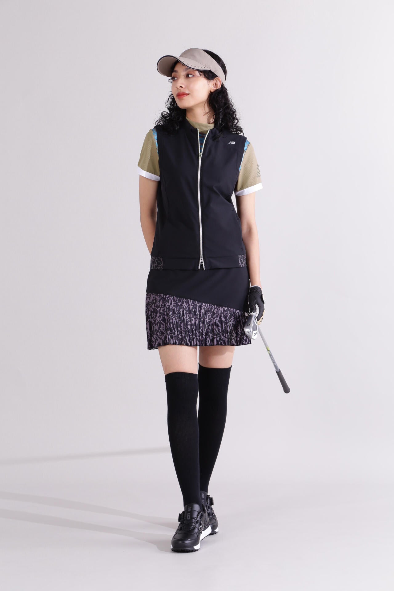 【直営店舗限定】ハイビスカス柄 半袖 モックネック プルオーバー (WOMENS)