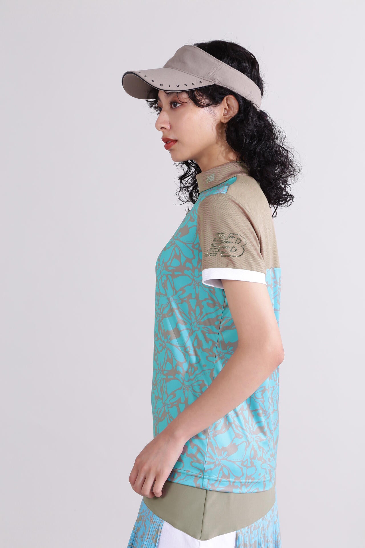 【直営店舗限定】ハイビスカス柄 半袖 モックネック プルオーバー (WOMENS)