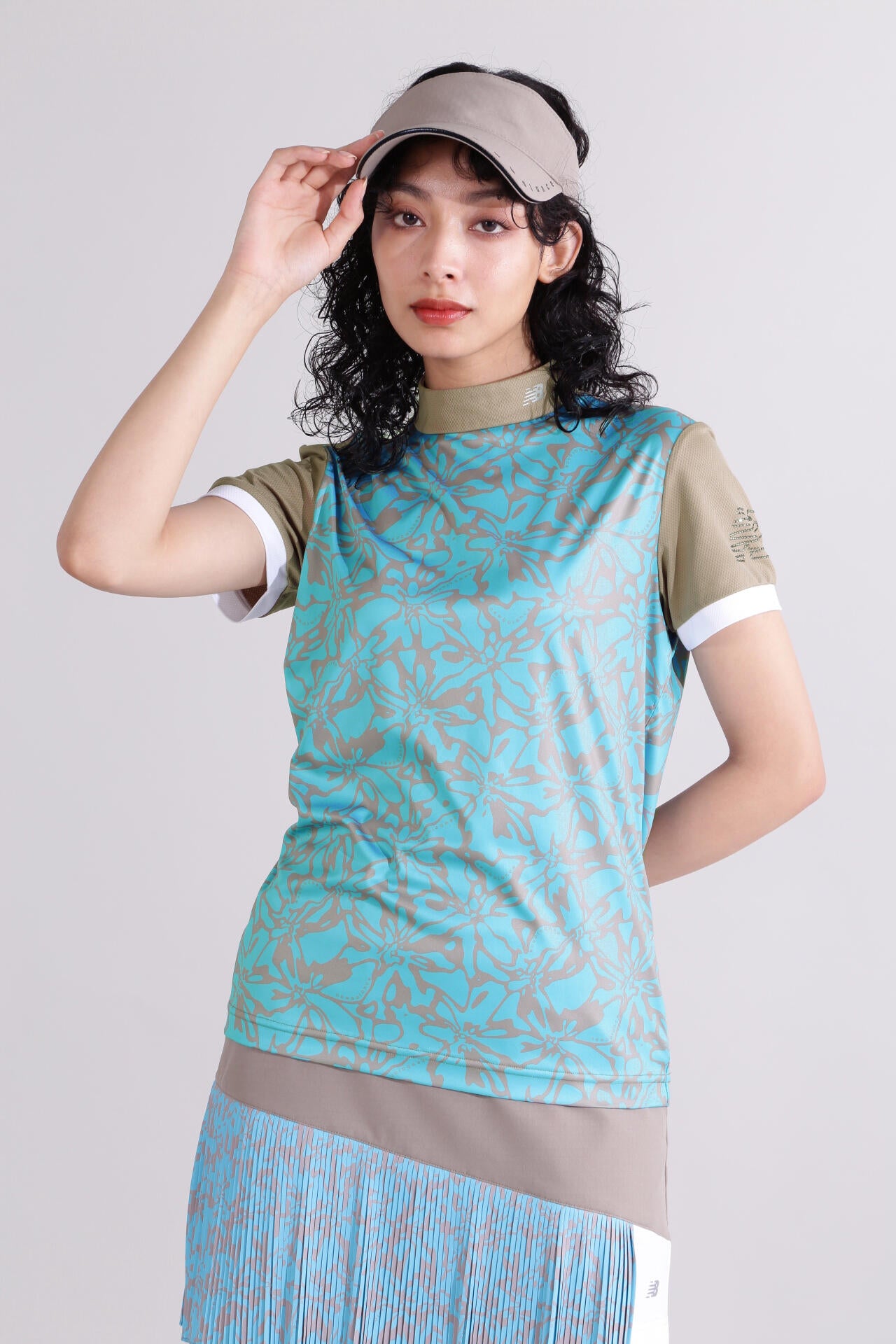 【直営店舗限定】ハイビスカス柄 半袖 モックネック プルオーバー (WOMENS)