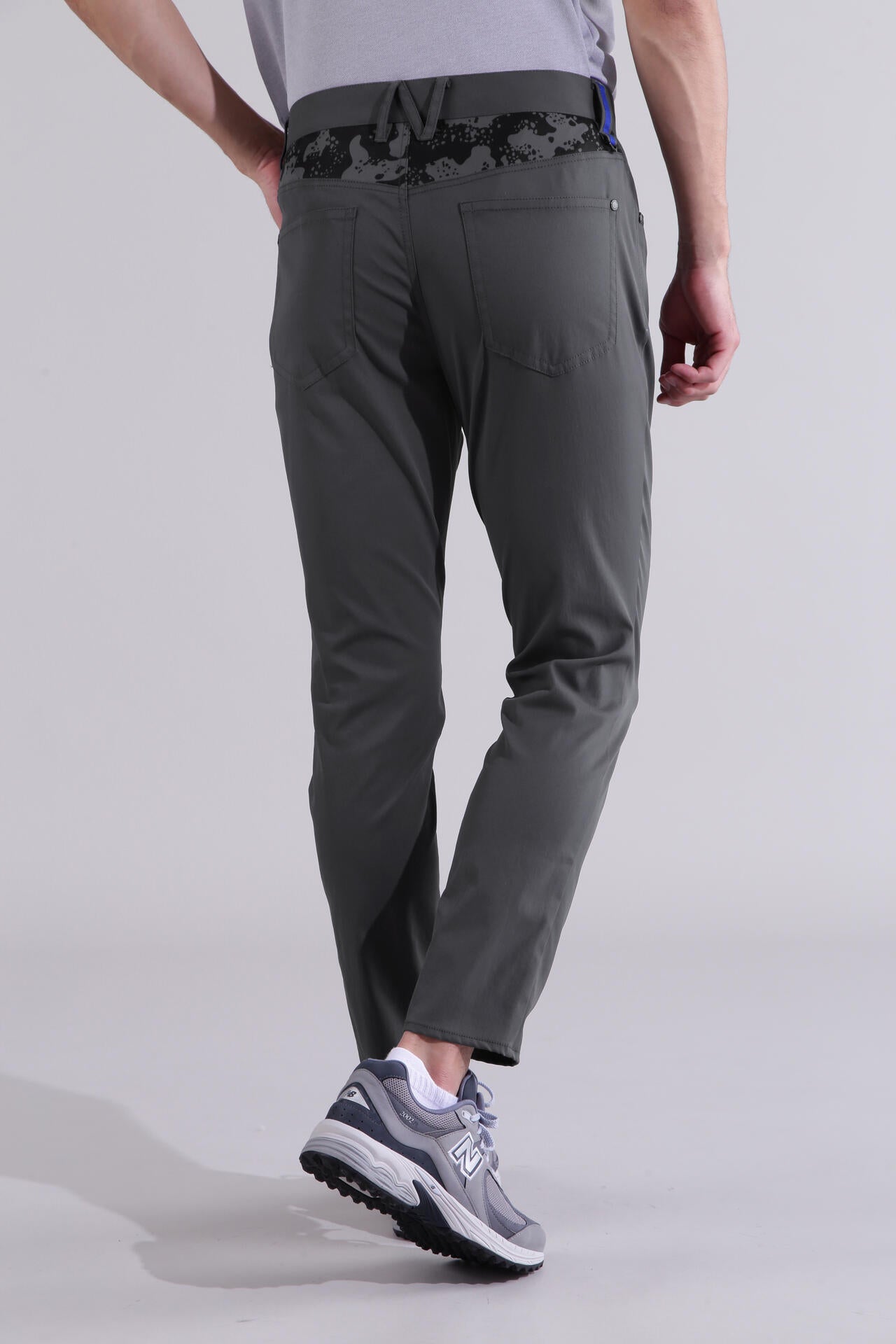 【直営店舗限定】テーパード ロングパンツ (MENS)