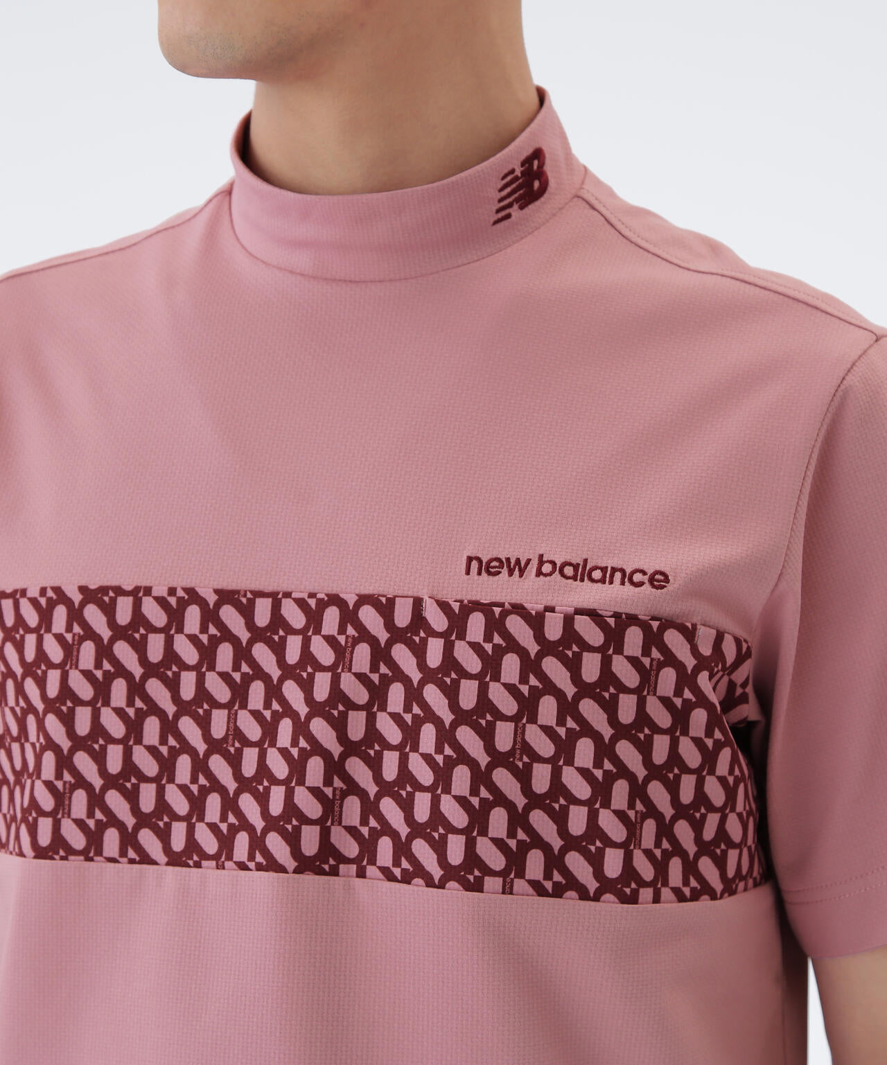 ロゴジオメトリック柄 半袖 モックネック プルオーバー (MENS)