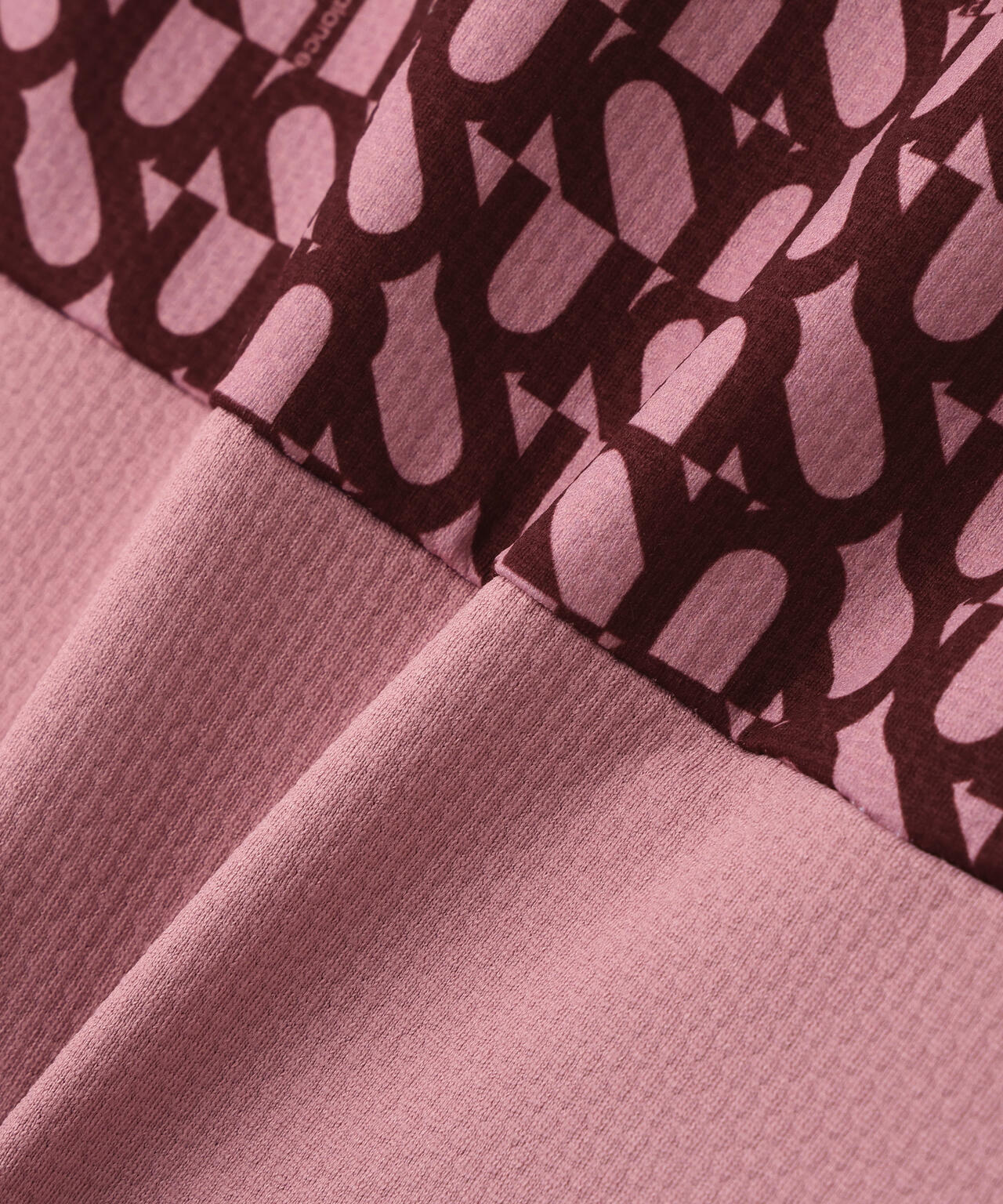 ロゴジオメトリック柄 半袖 モックネック プルオーバー (MENS)