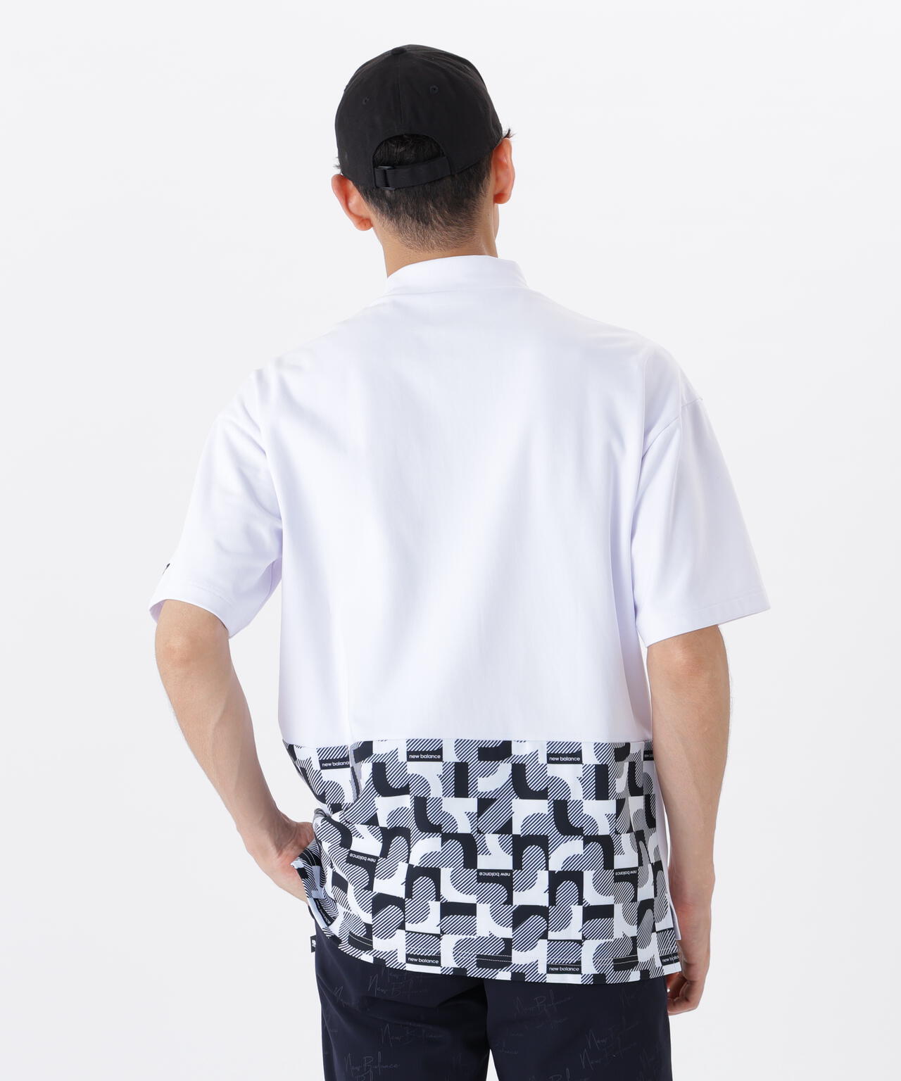 【直営店舗・公式オンライン限定】ロゴジオメトリック柄 ハーフスリーブ モックネック プルオーバー (MENS)