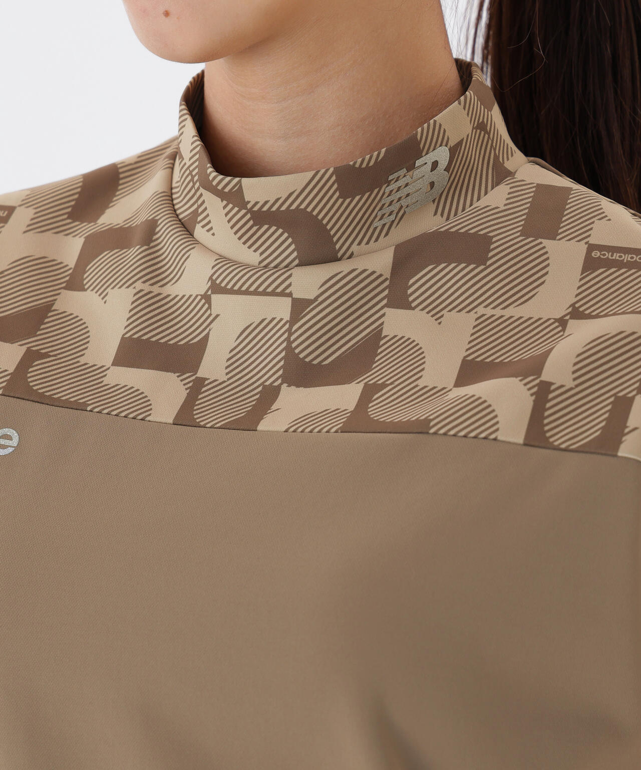 ロゴジオメトリック柄 UV フレンチスリーブ モックネック プルオーバー (WOMENS)