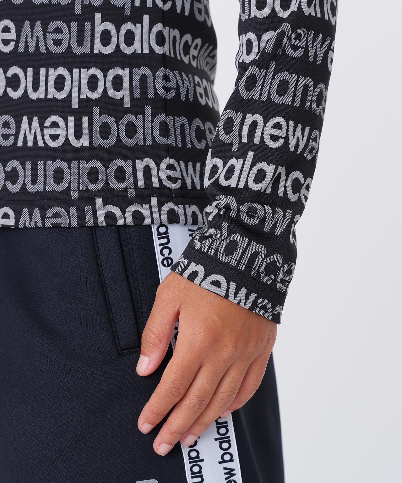 アップサイドダウンロゴボーダー 長袖 モックネック プルオーバー (WOMENS)