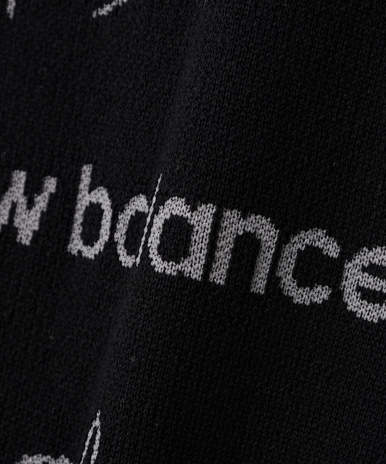 ロゴラッピングペーパー柄 クルーネック ニット プルオーバー (MENS)