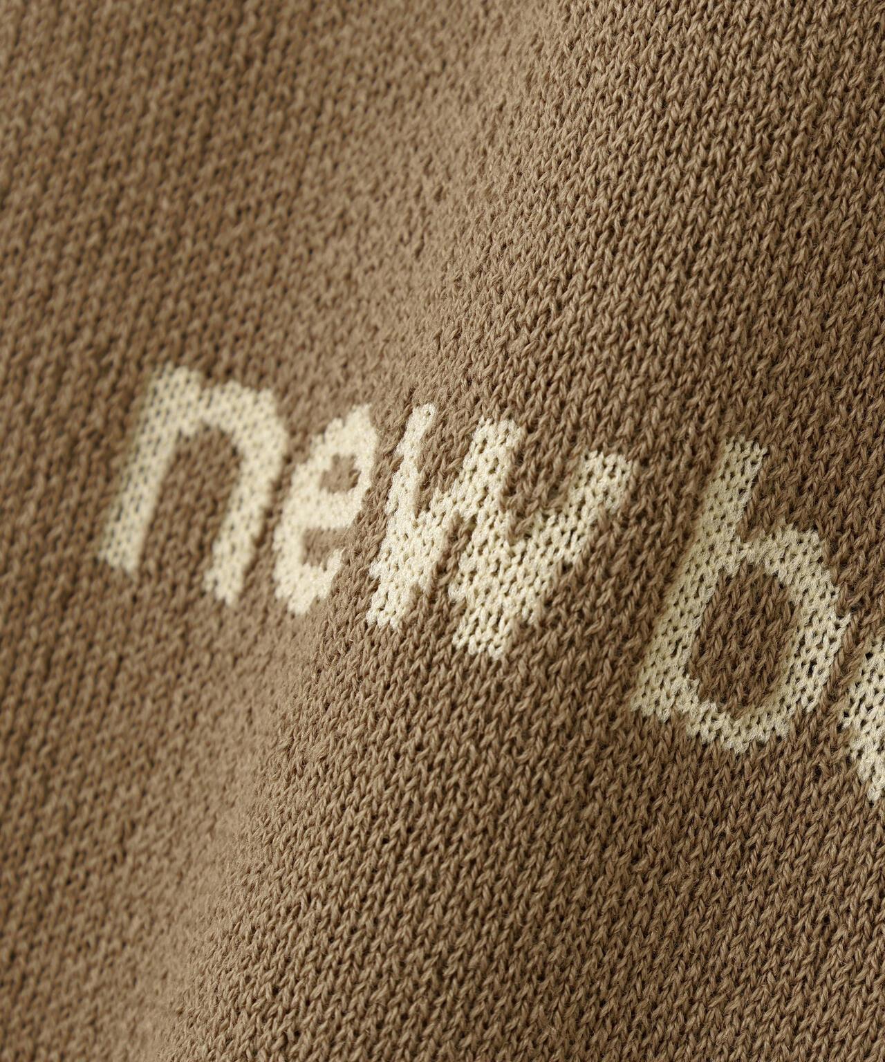 ロゴラッピングペーパー柄 クルーネック ニット プルオーバー (MENS)