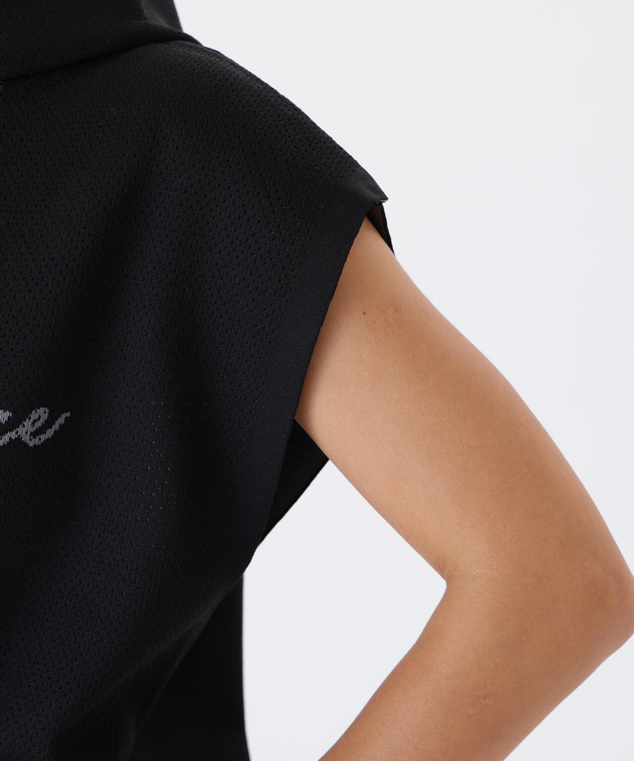 KNIT SLEEVELESS HOODIE