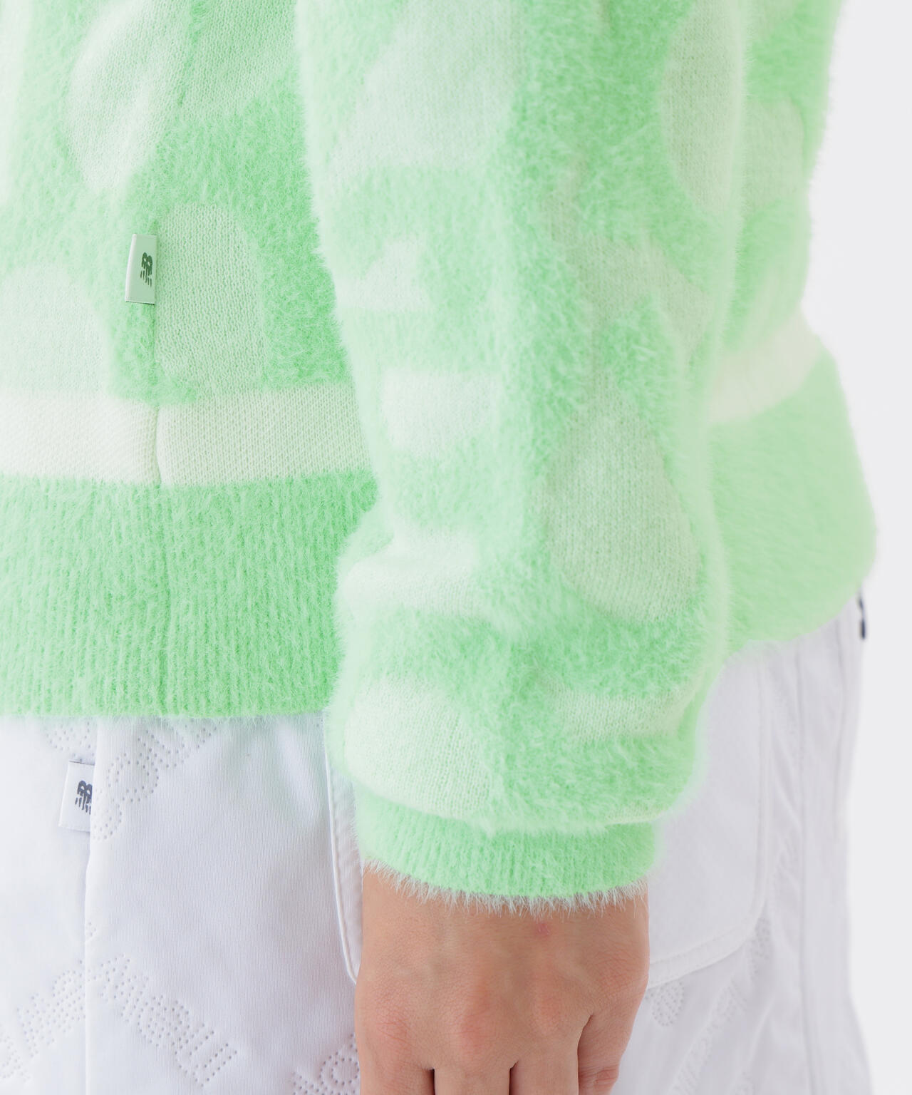 フローティングロゴ ハイネック ニット プルオーバー (WOMENS)