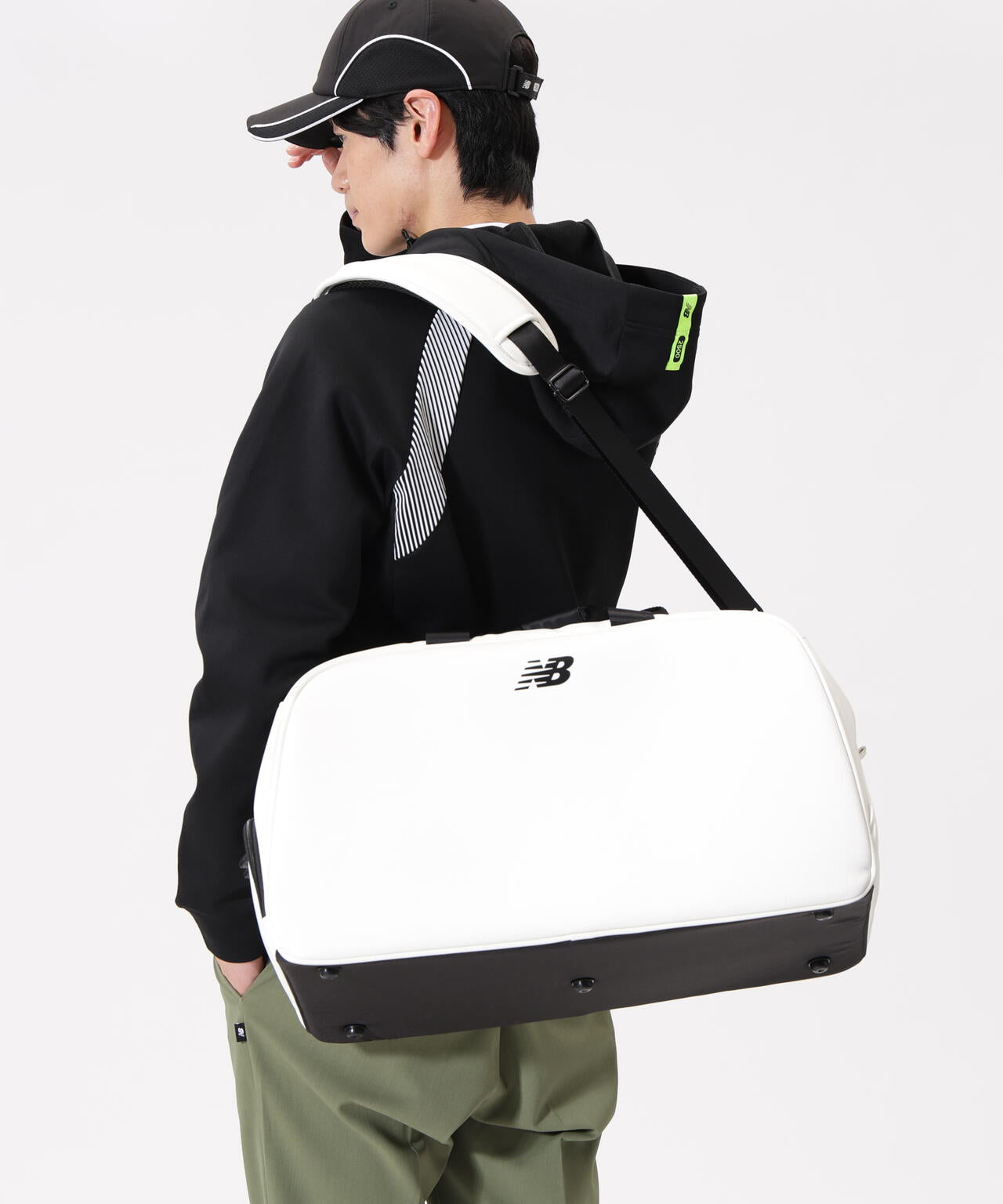 シューズインポケット付き ボストンバッグ (UNISEX)