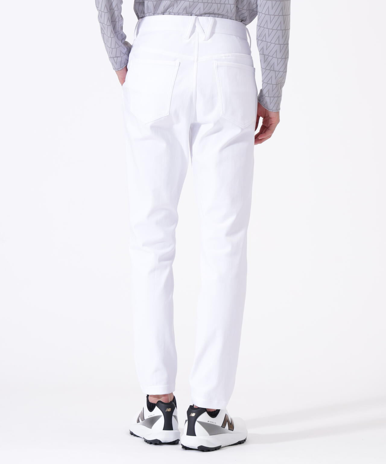 Height: 185cm Chest: 81cm Waist: 68cm Hips: 90cm 着用サイズ:5