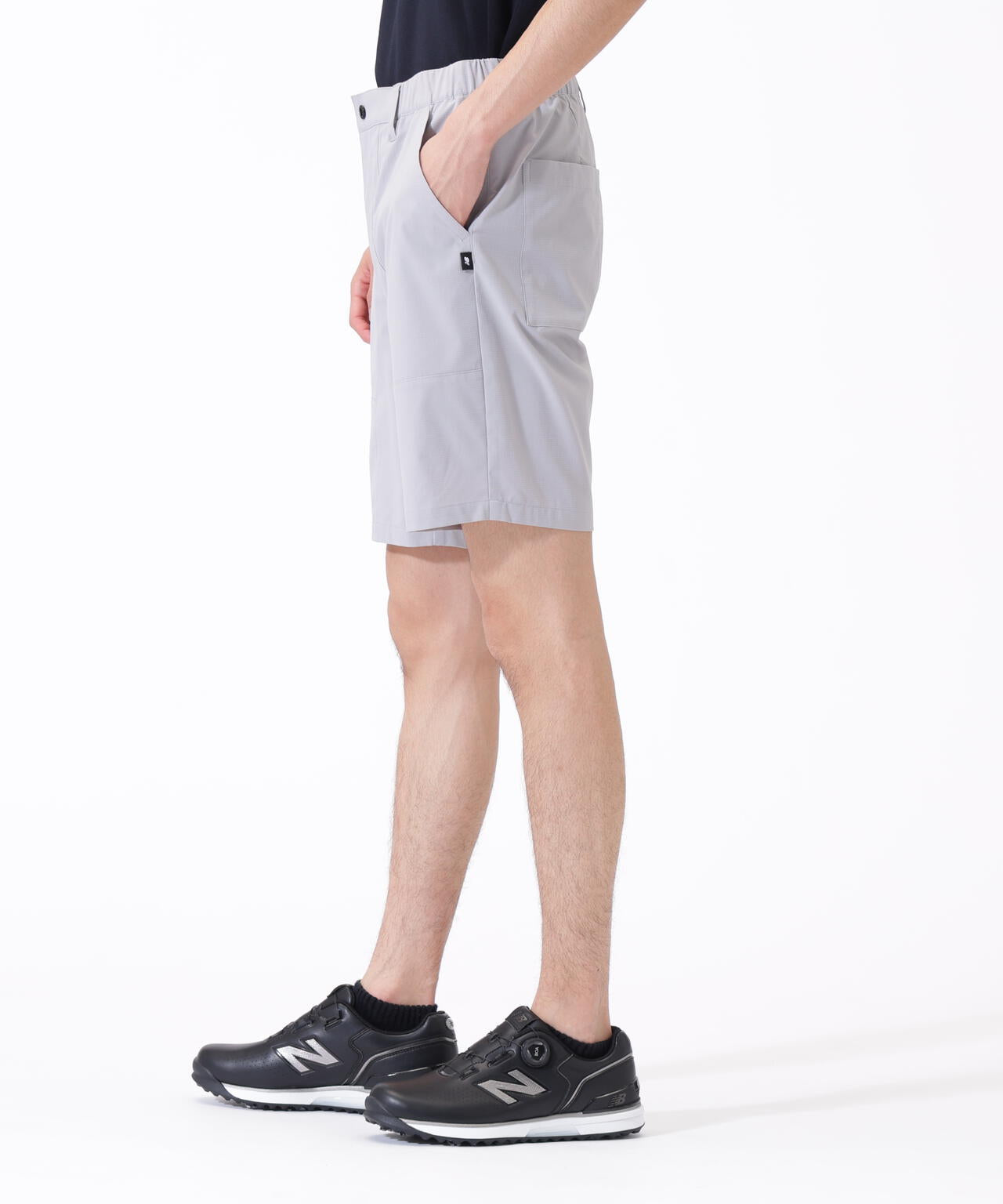 Height: 185cm Chest: 81cm Waist: 68cm Hips: 90cm 着用サイズ:5