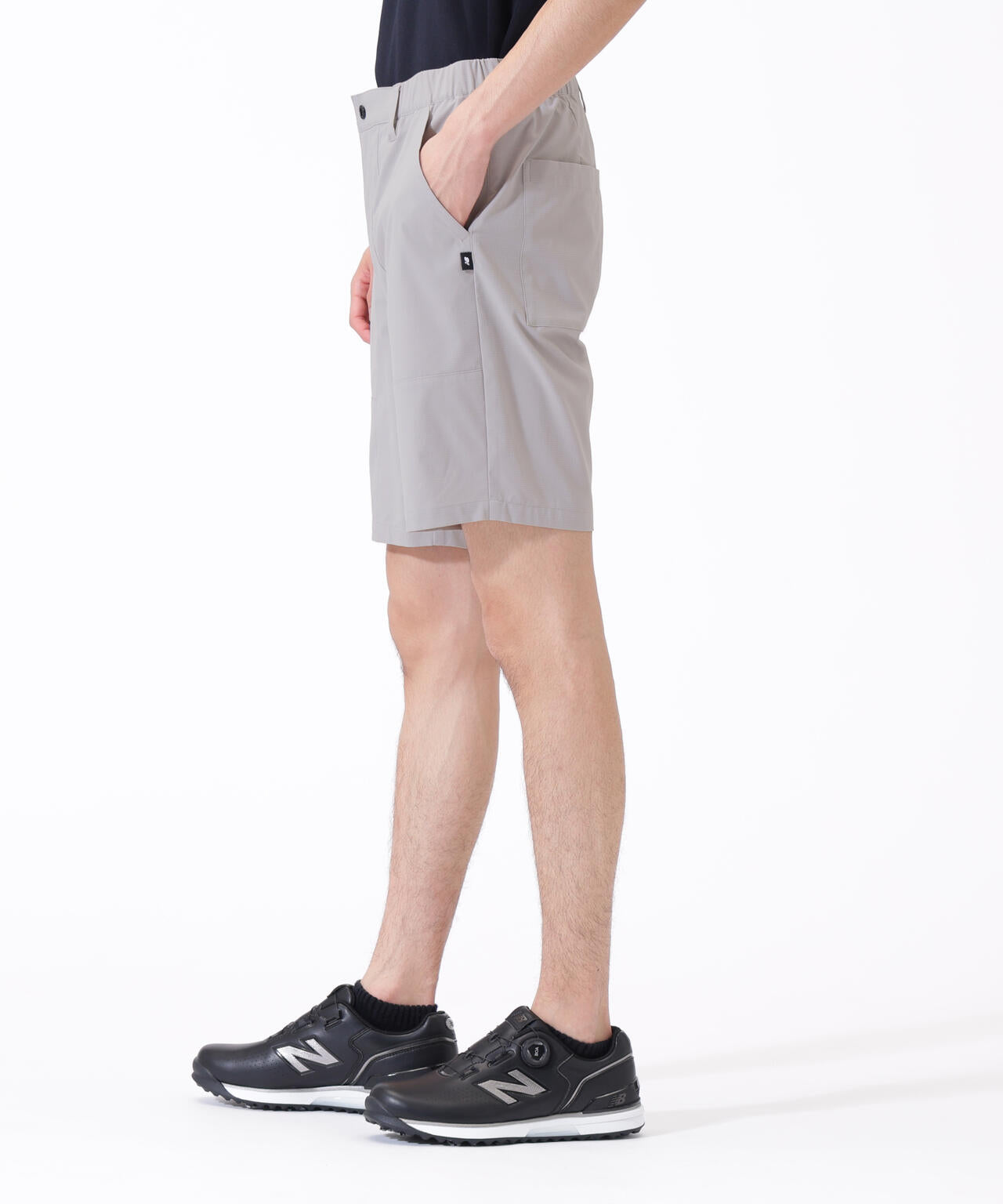 Height: 185cm Chest: 81cm Waist: 68cm Hips: 90cm 着用サイズ:5