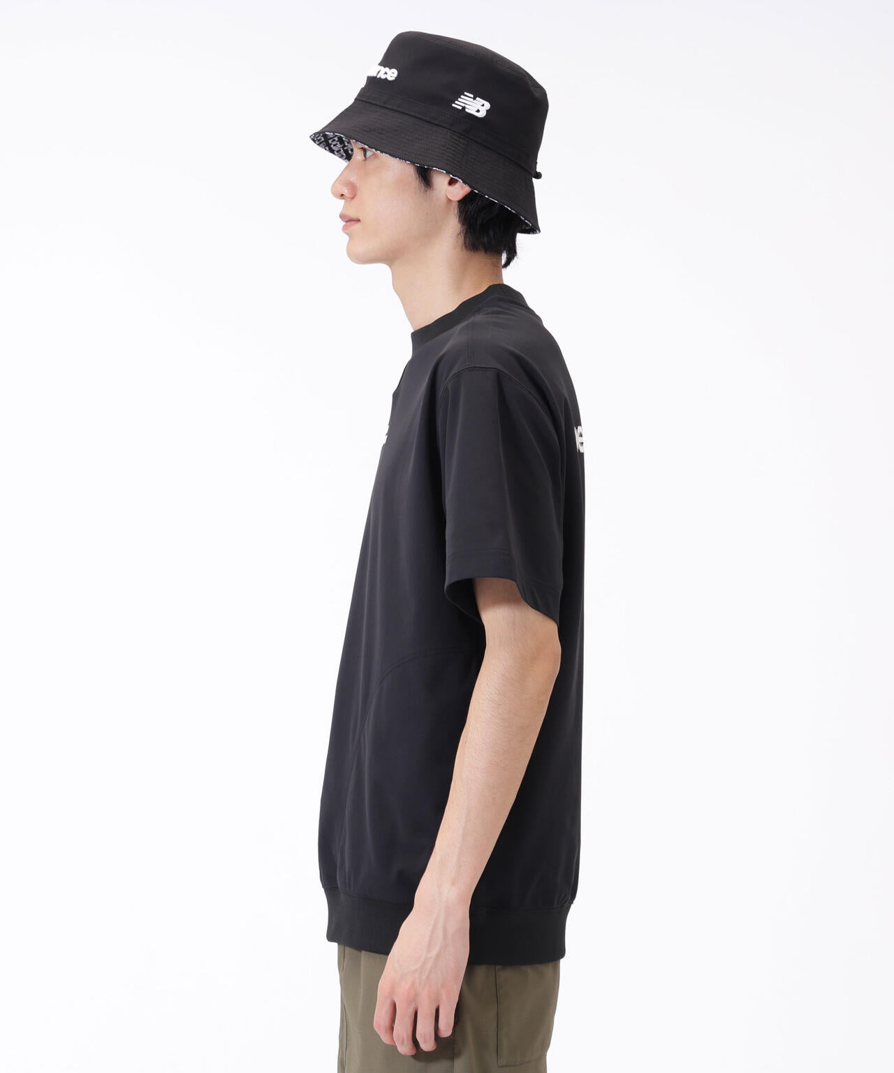 Height: 185cm Chest: 81cm Waist: 68cm Hips: 90cm 着用サイズ:5