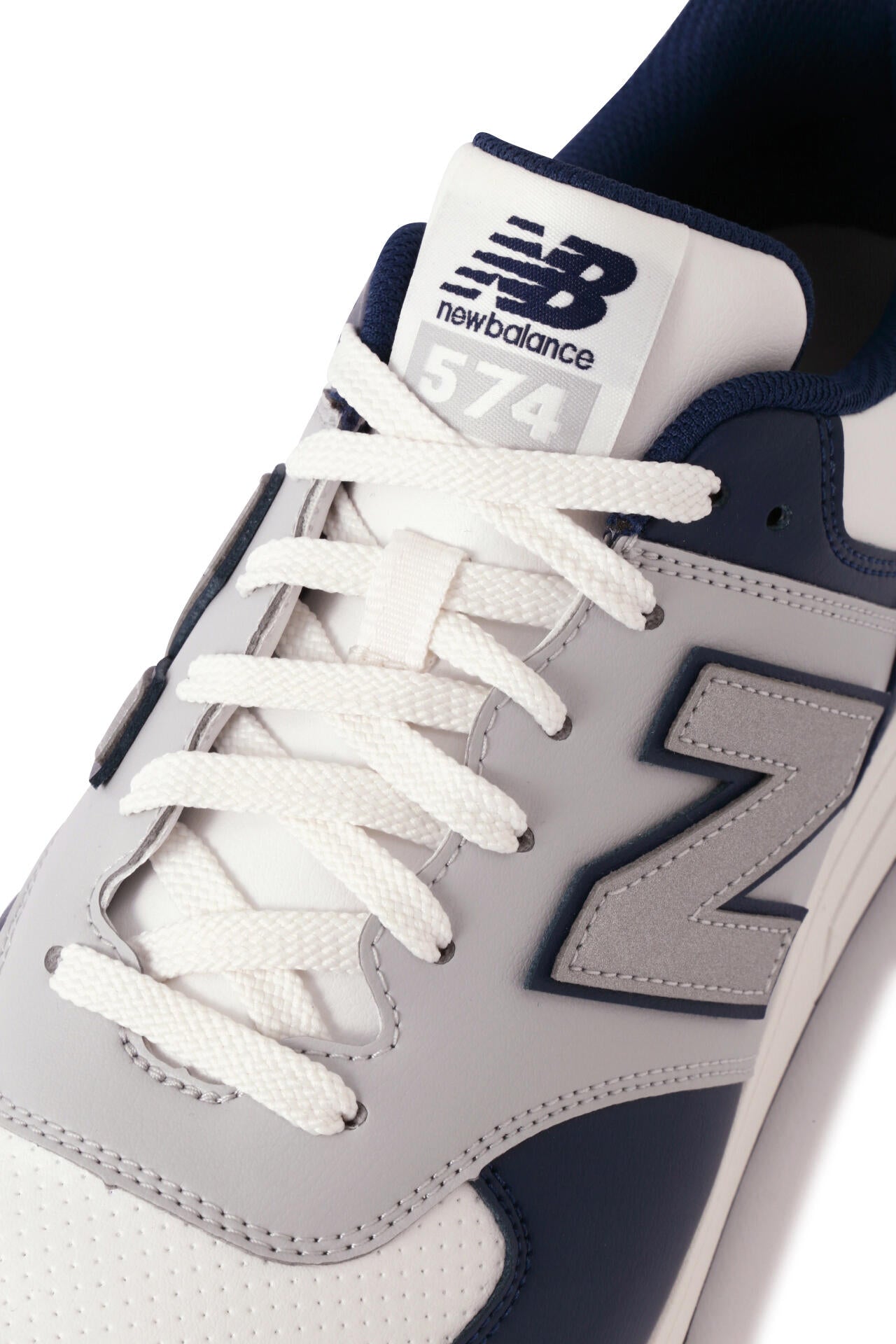 UGS574R3 スパイクレスシューズ (UNISEX)