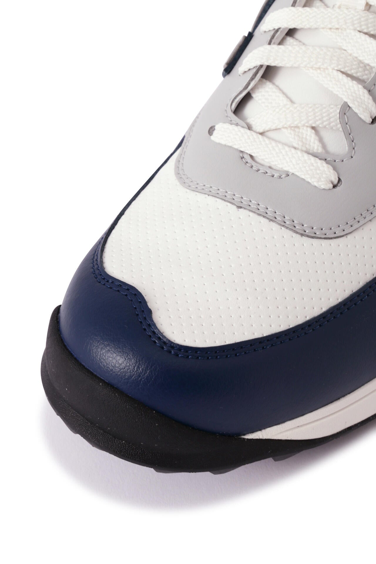 UGS574R3 スパイクレスシューズ (UNISEX)