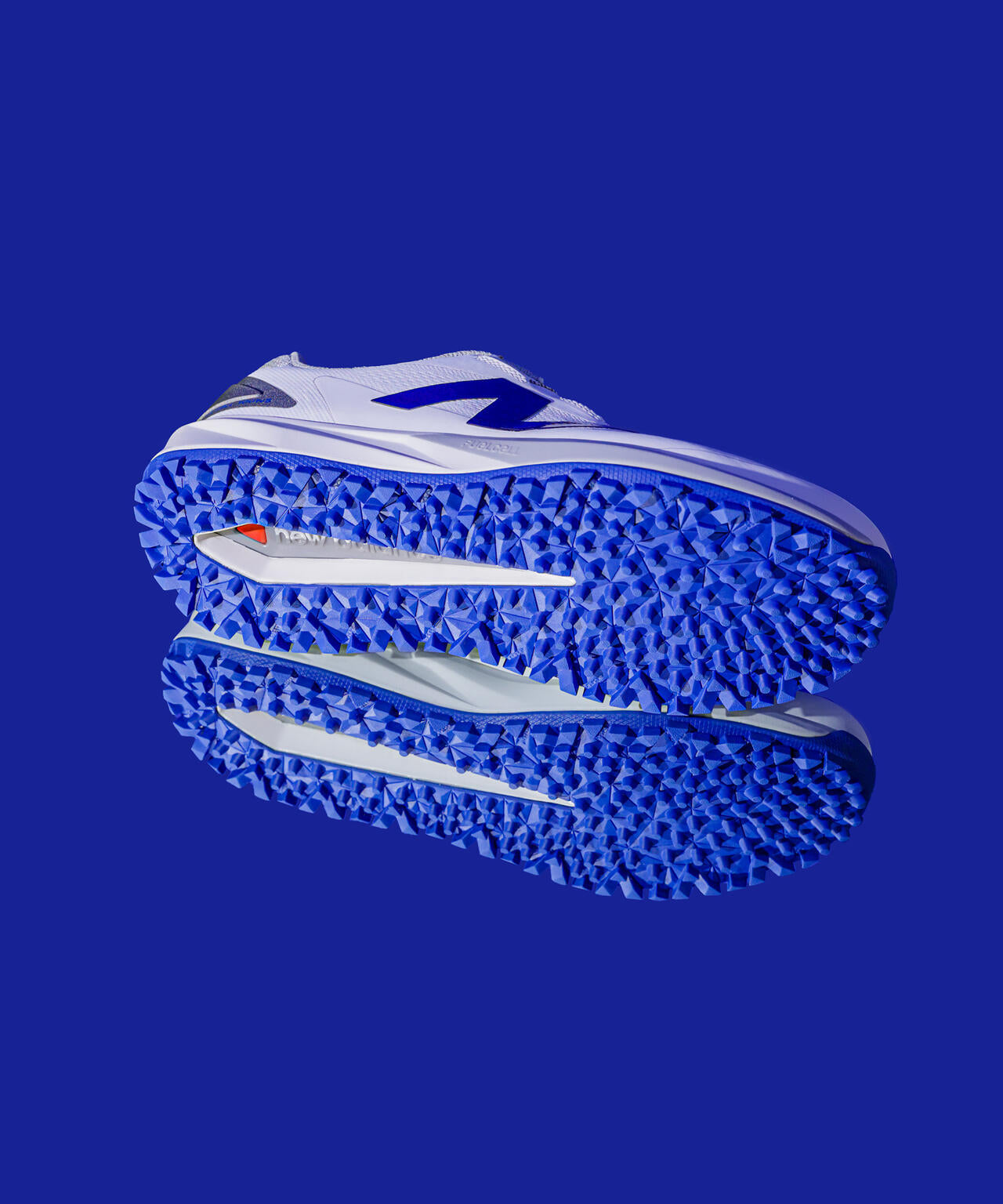 UGB1001H スパイクレスシューズ (UNISEX)