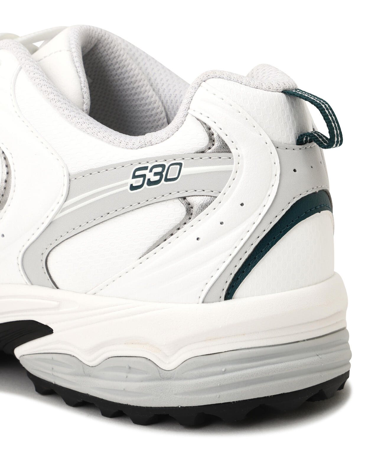 UGS530F スパイクレスシューズ (UNISEX)