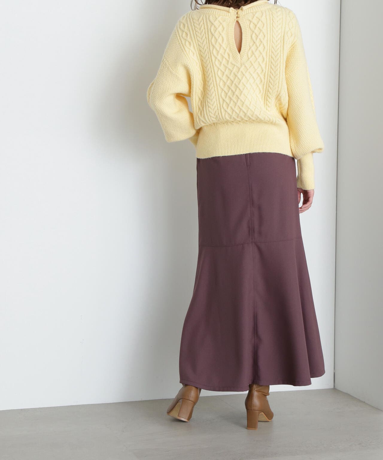 フロントスリットマキシスカート