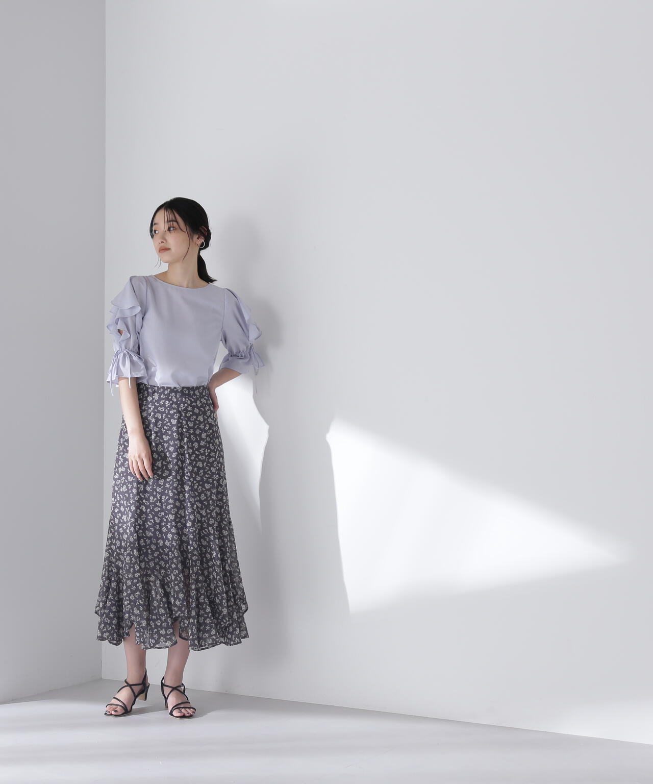 エスカルゴ花柄シフォンスカート