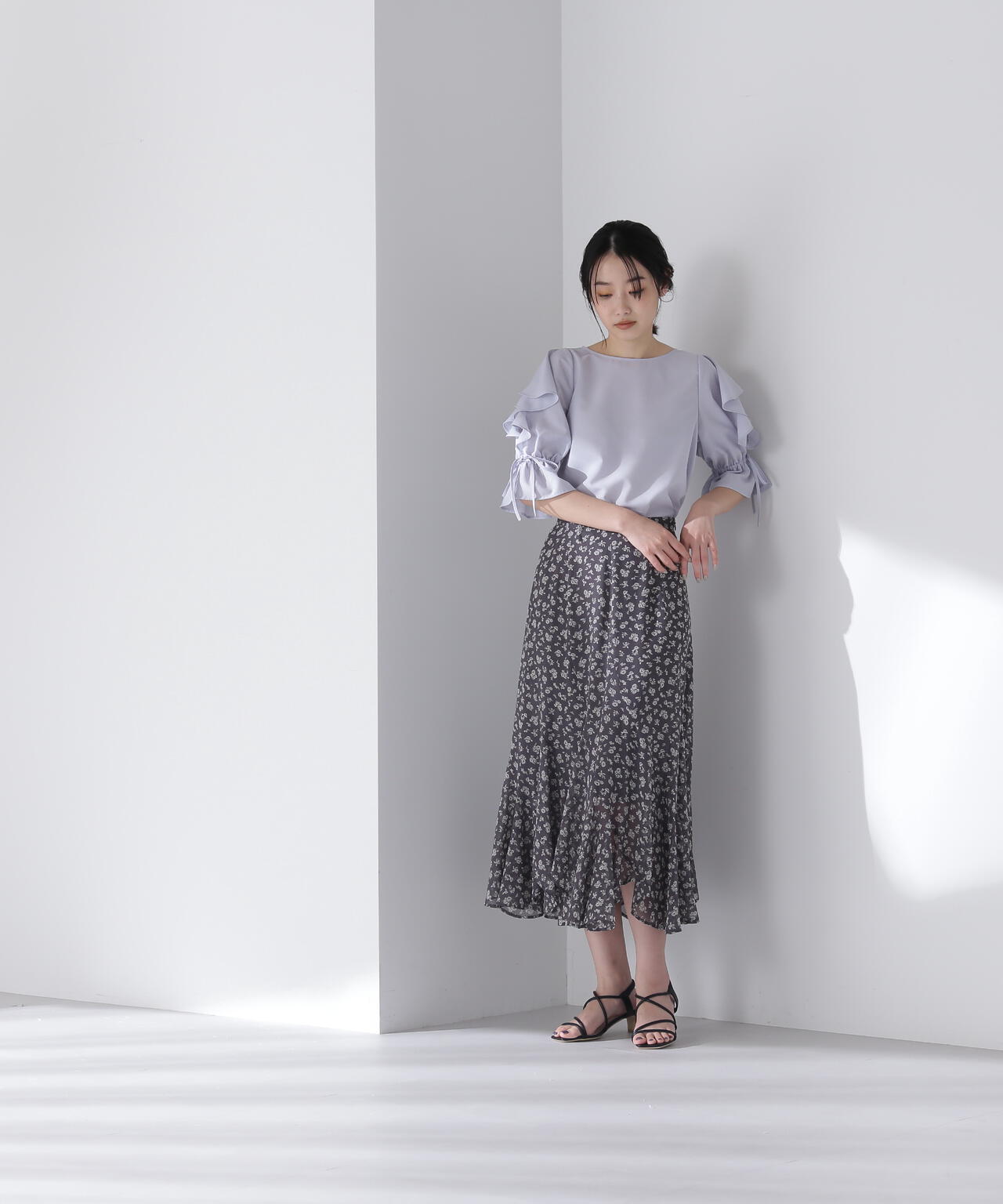 エスカルゴ花柄シフォンスカート