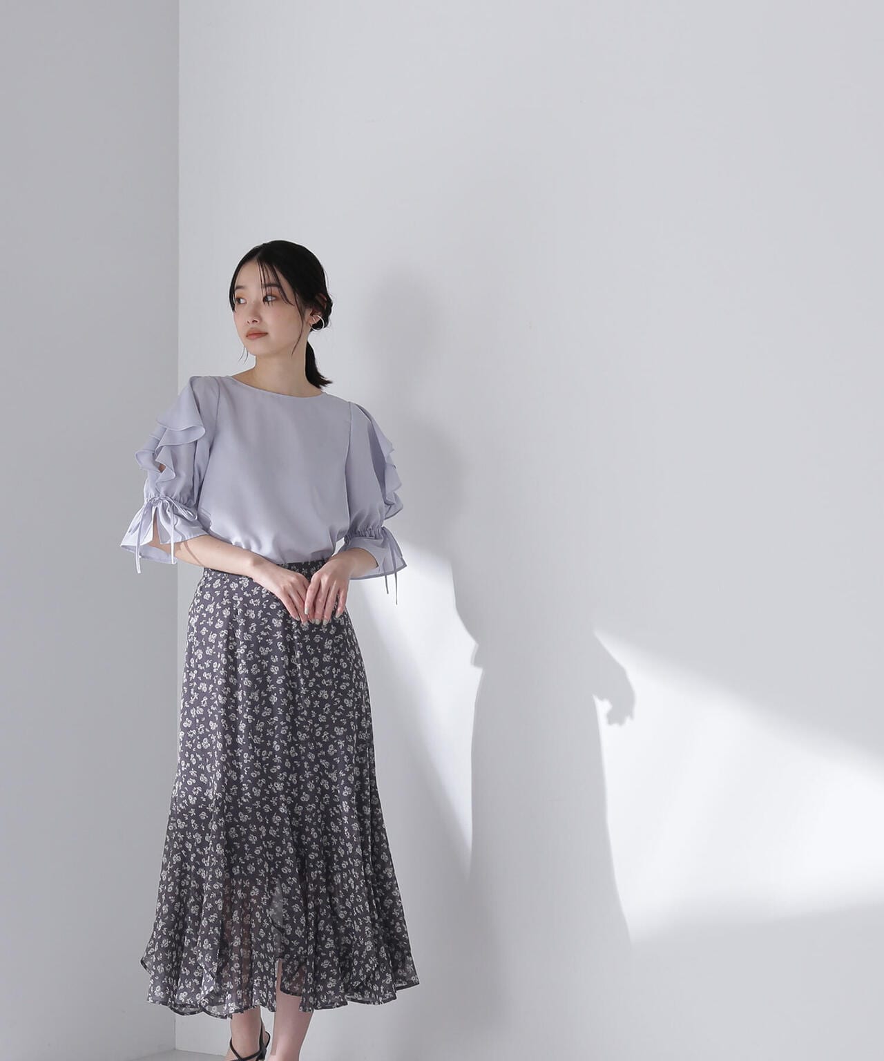 エスカルゴ花柄シフォンスカート