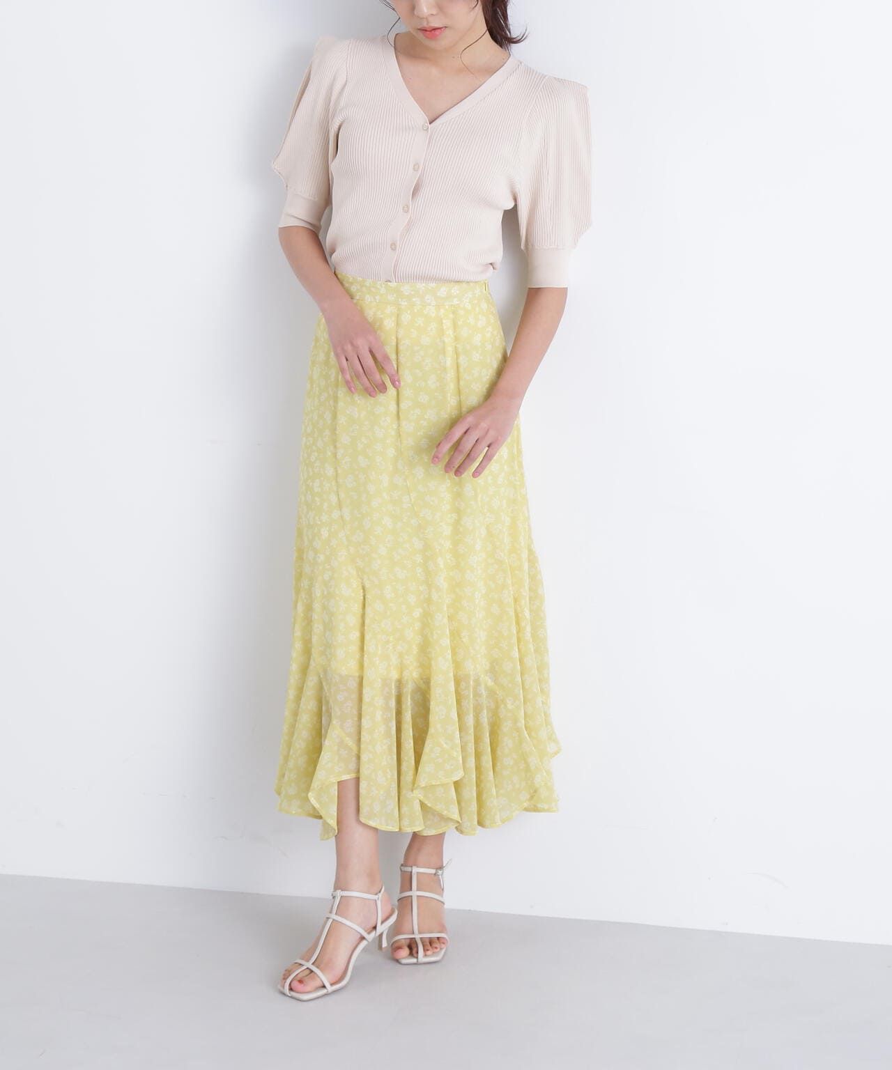 エスカルゴ花柄シフォンスカート