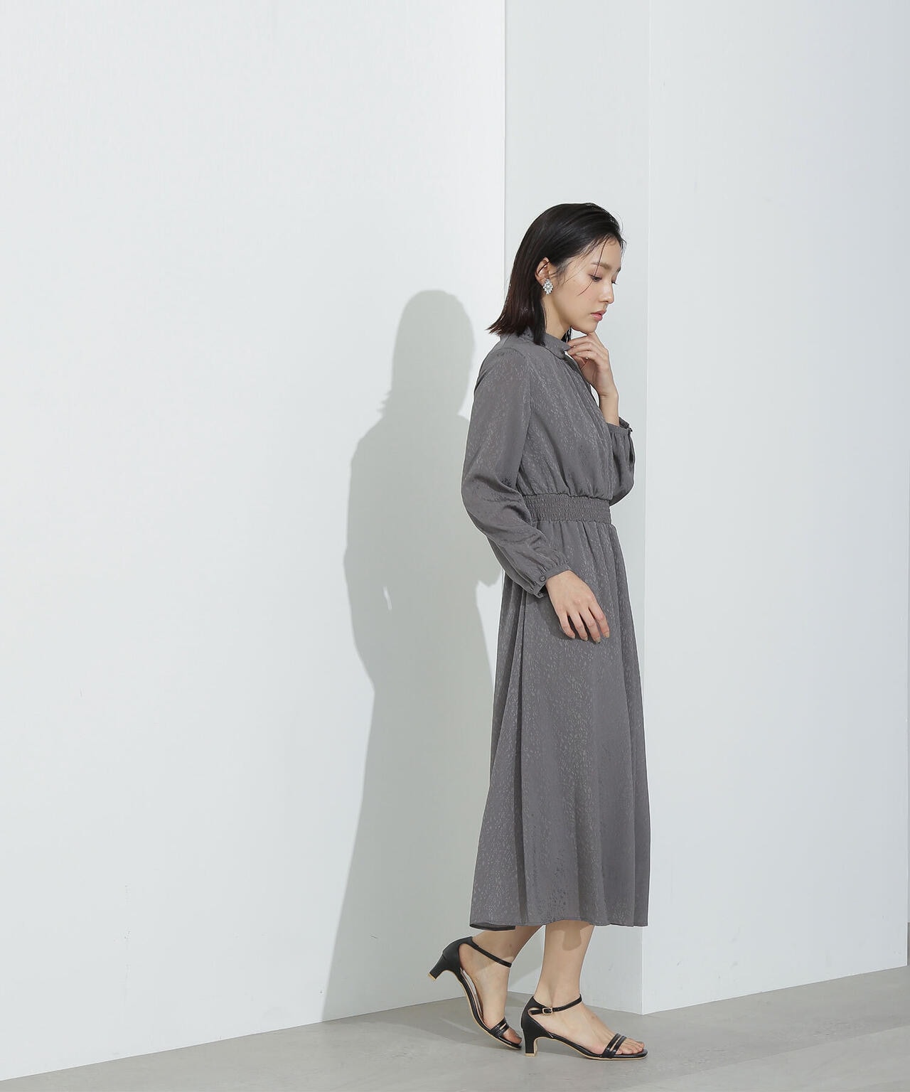 【official site 限定色:ブルーラベンダー】ジャガードシャーリングワンピース