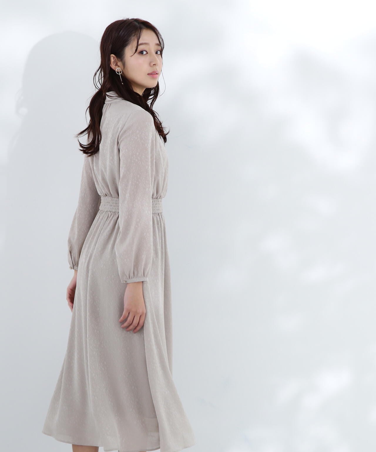 【official site 限定色:ブルーラベンダー】ジャガードシャーリングワンピース