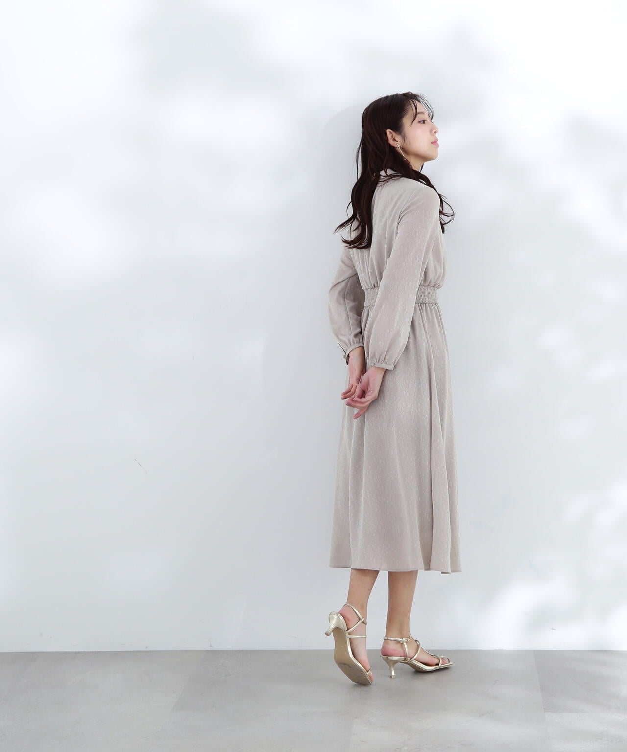 【official site 限定色:ブルーラベンダー】ジャガードシャーリングワンピース