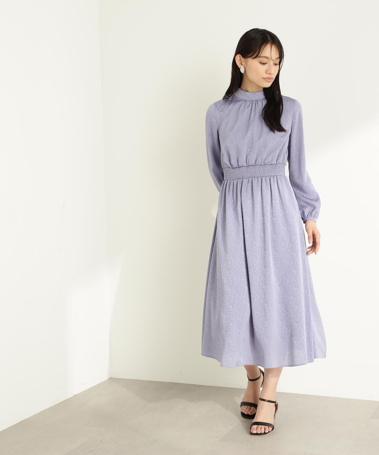 【official site 限定色:ブルーラベンダー】ジャガードシャーリングワンピース