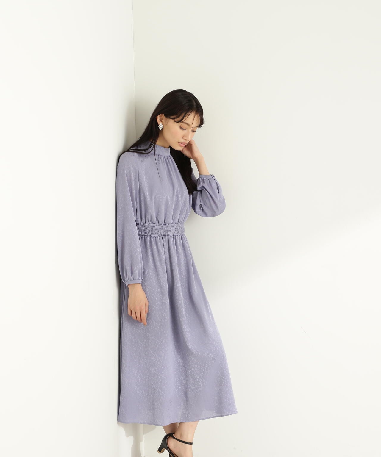【official site 限定色:ブルーラベンダー】ジャガードシャーリングワンピース