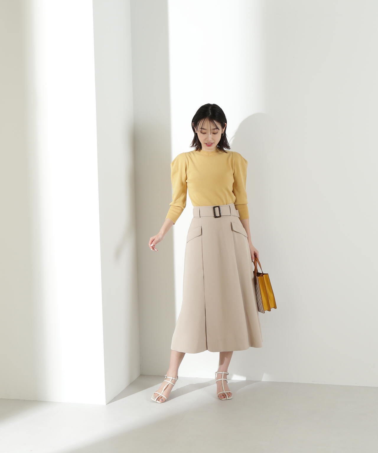 フォルムスリーブニット
