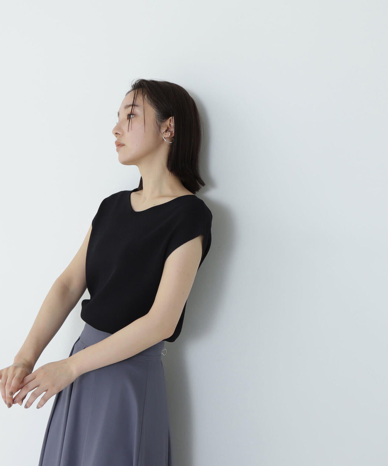 総針ベーシックシリーズ Vネックニット*