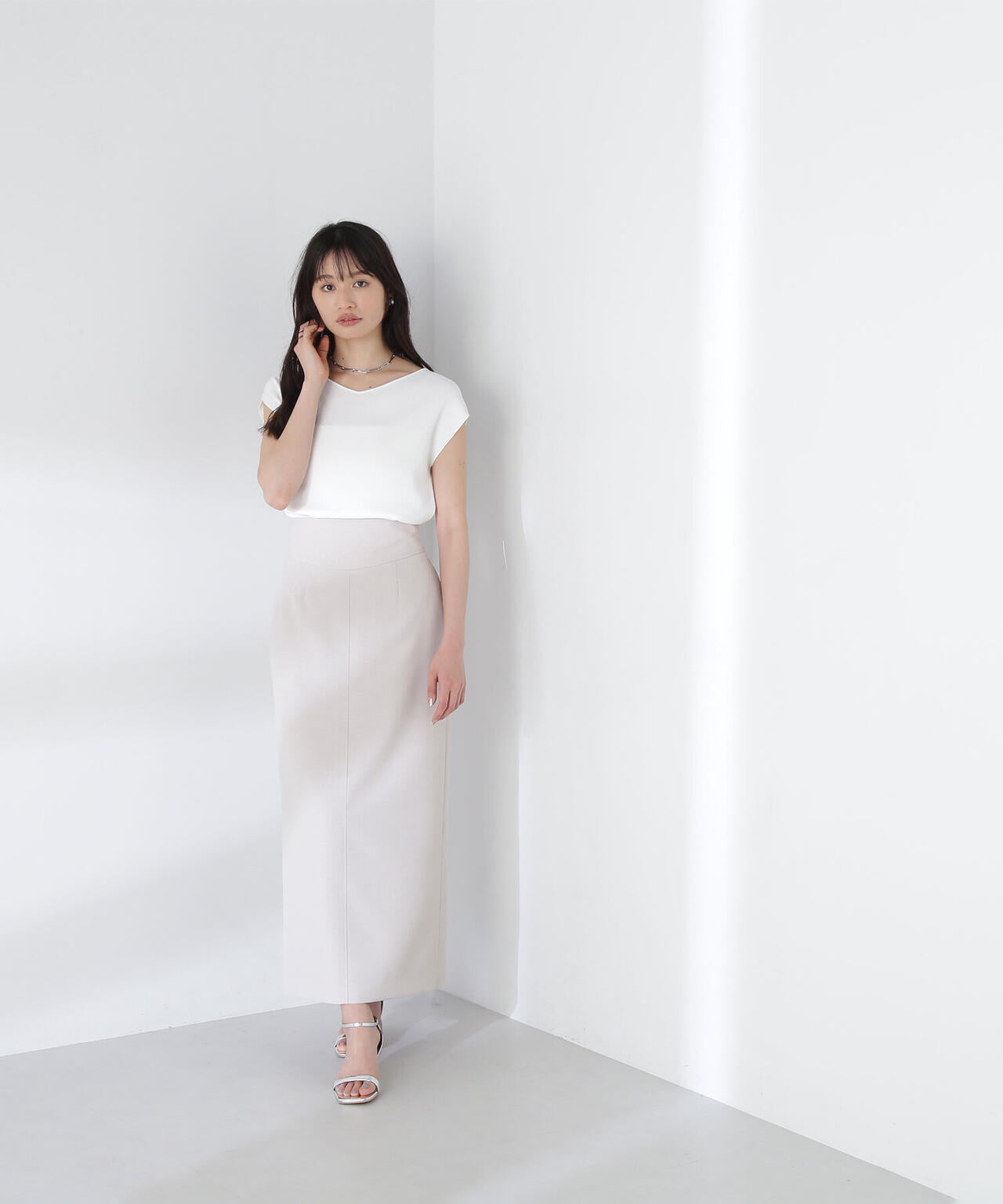 総針ベーシックシリーズ Vネックニット*