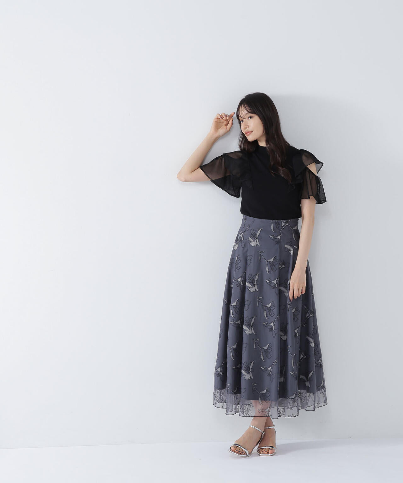 ラッフルシアースリーブニット*
