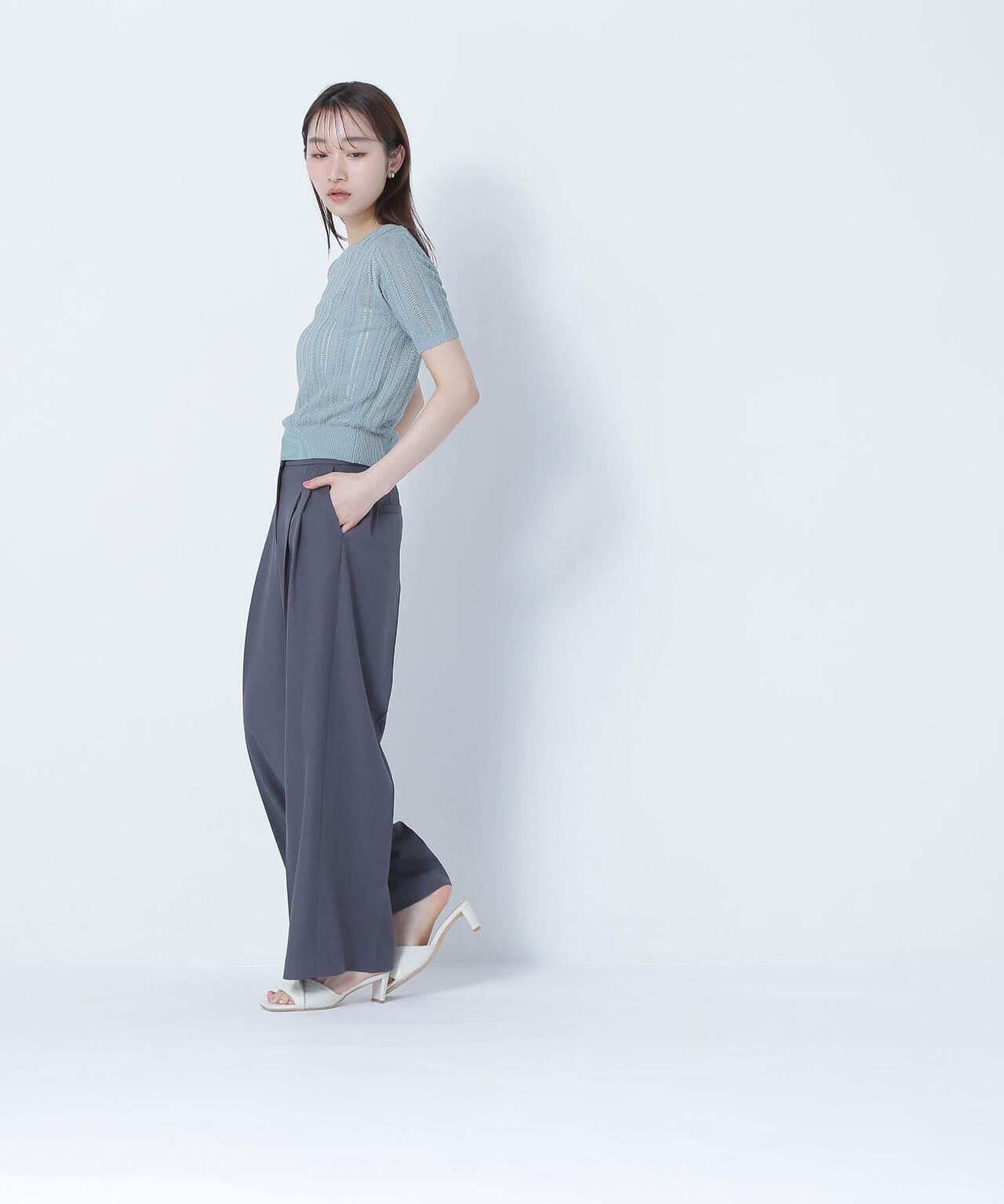 ストラップ付タックワイドパンツ*