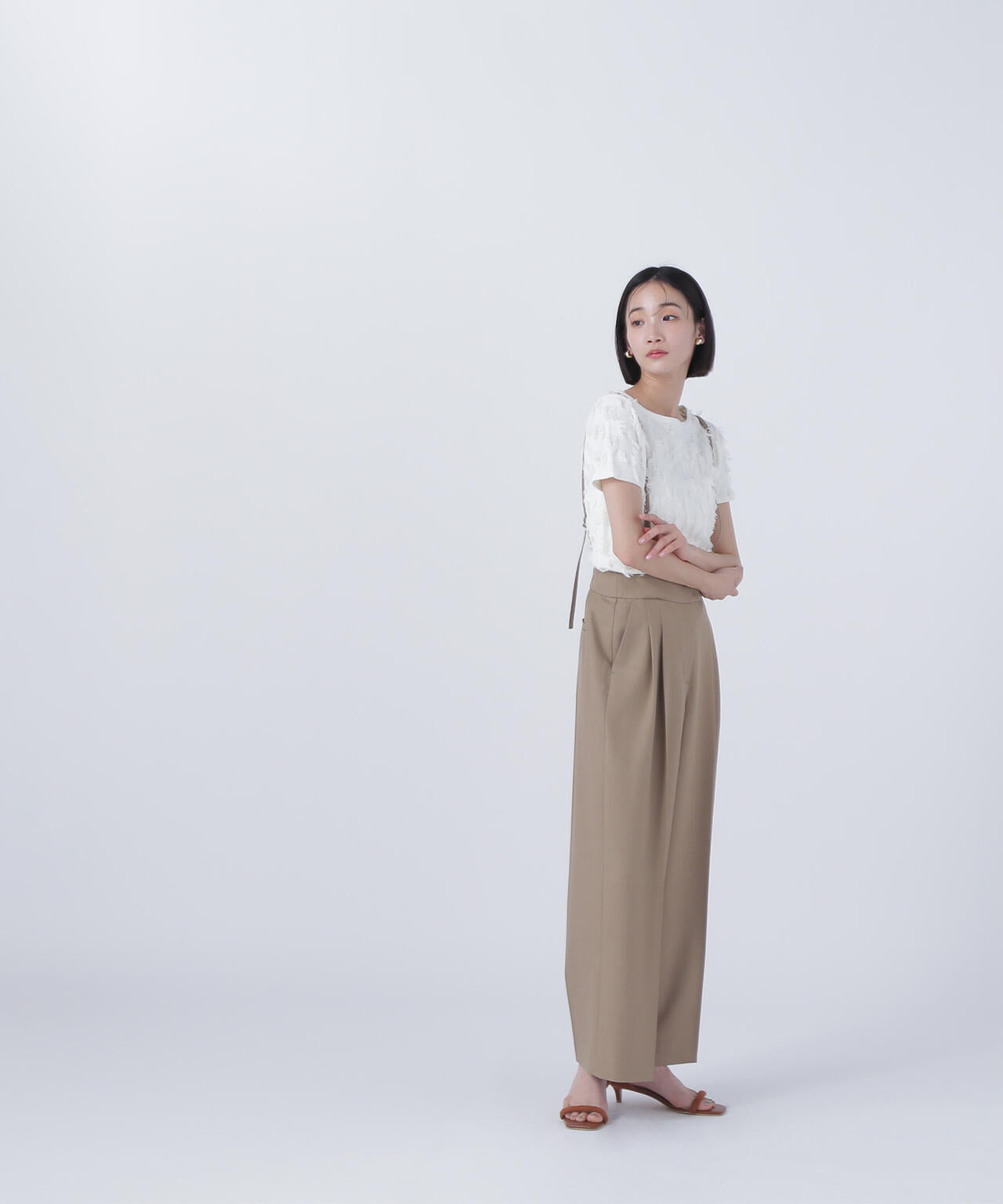 ストラップ付タックワイドパンツ*