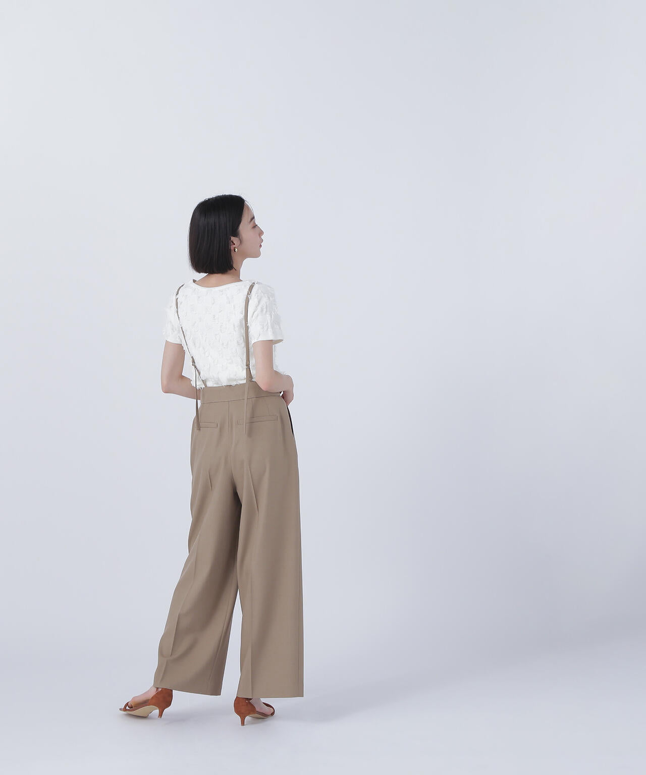ストラップ付タックワイドパンツ*