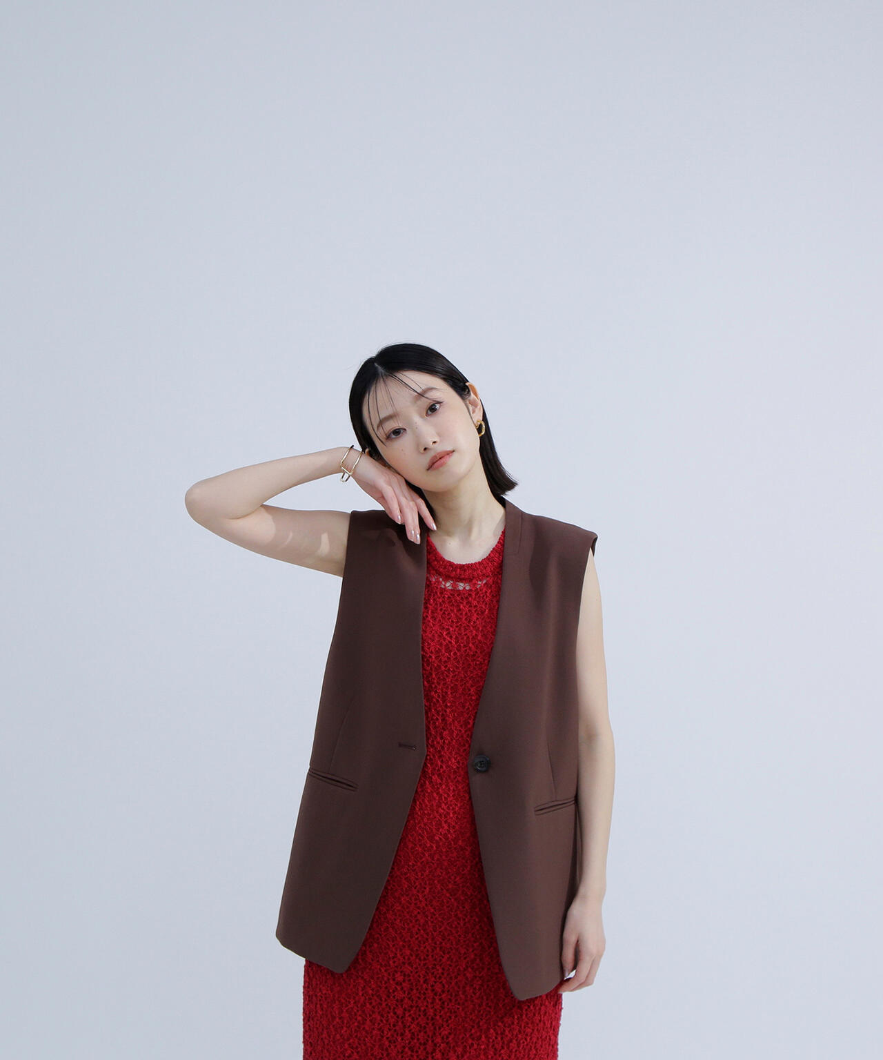 ノーカラーミニマルジレ