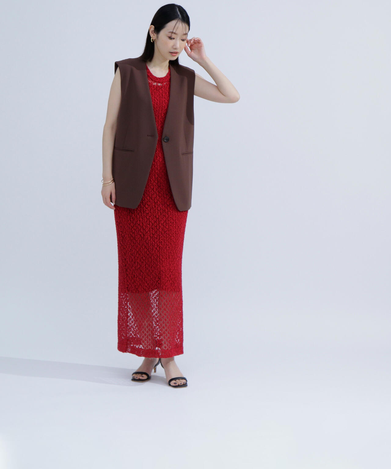 ノーカラーミニマルジレ