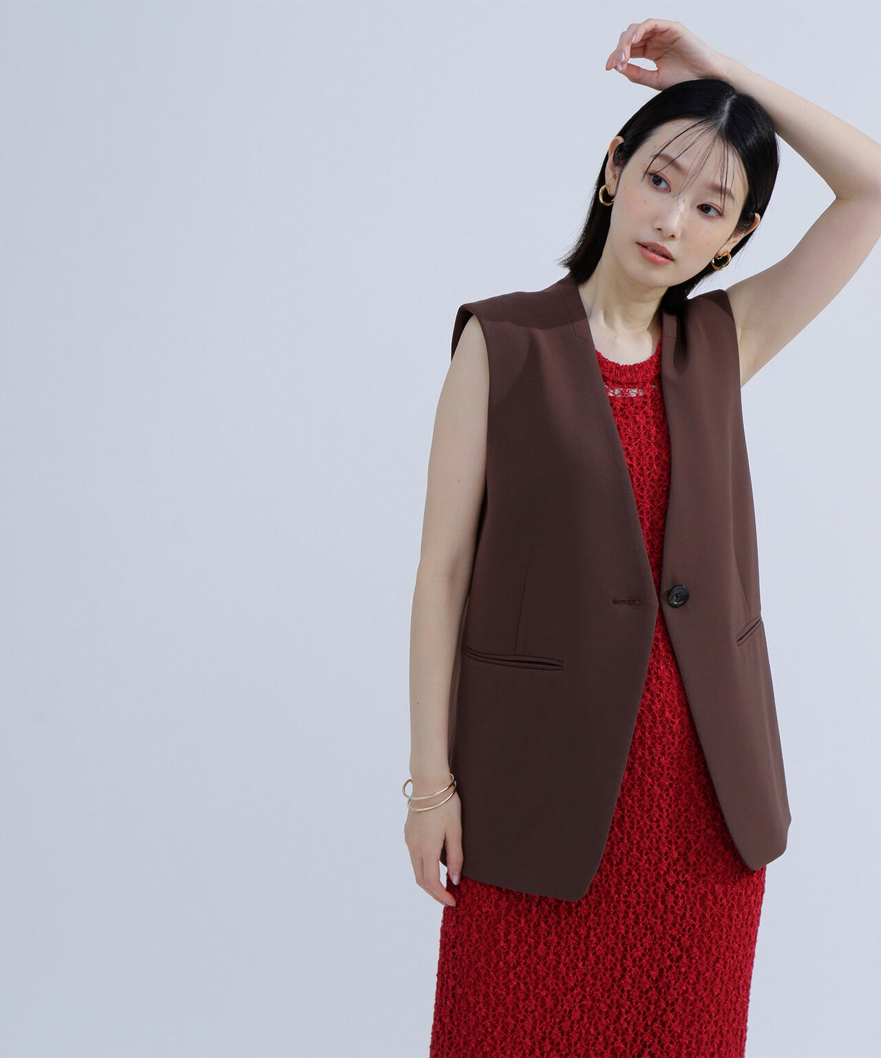 ノーカラーミニマルジレ