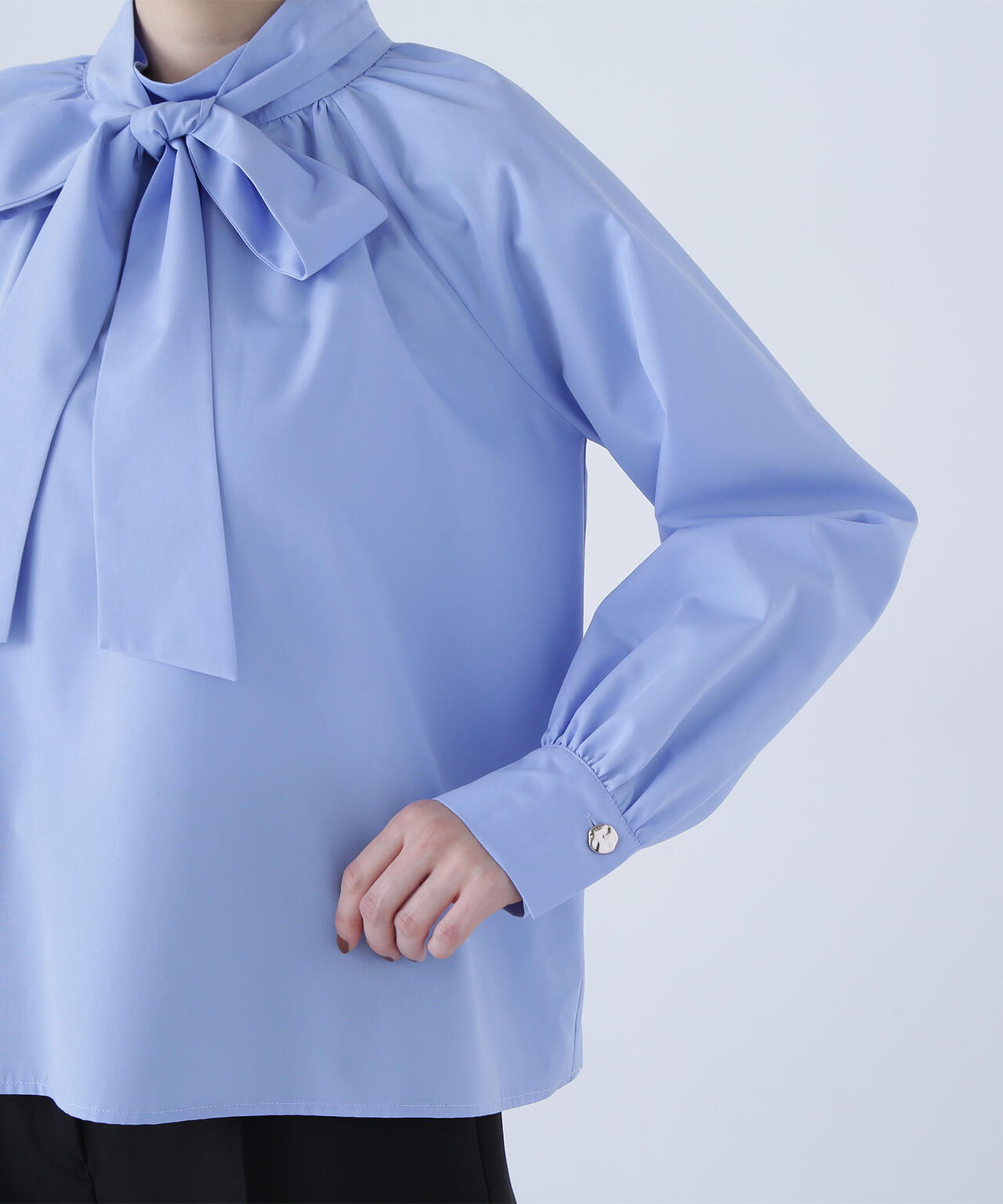 ハイネックリボンボウブラウス