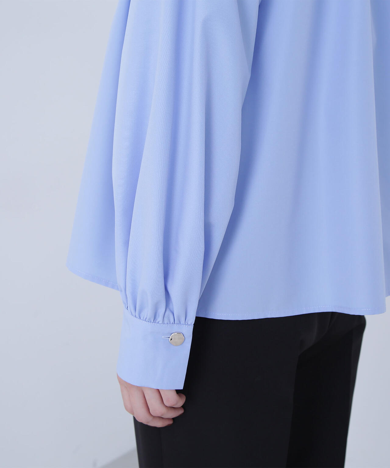 ハイネックリボンボウブラウス