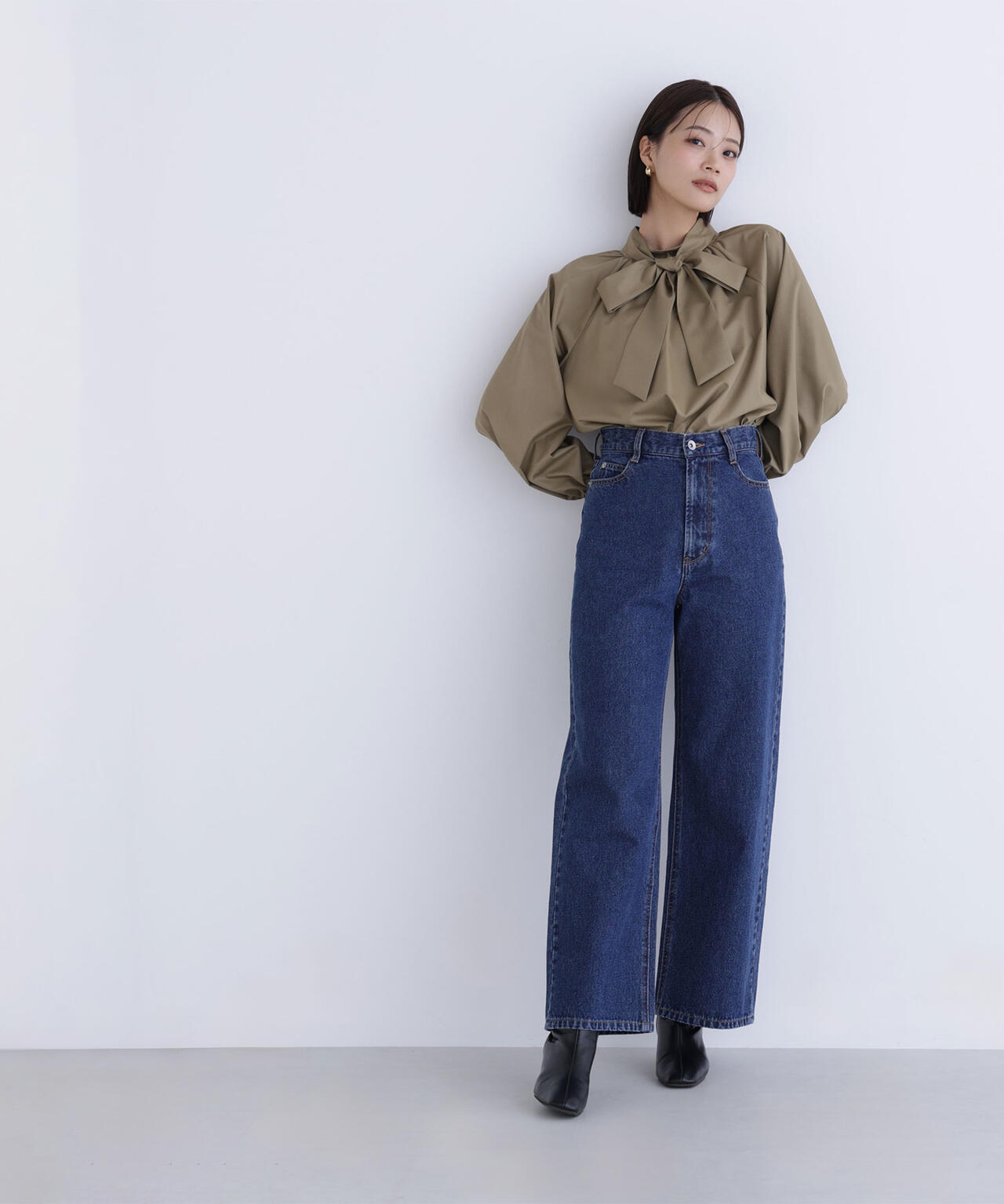 ハイネックリボンボウブラウス