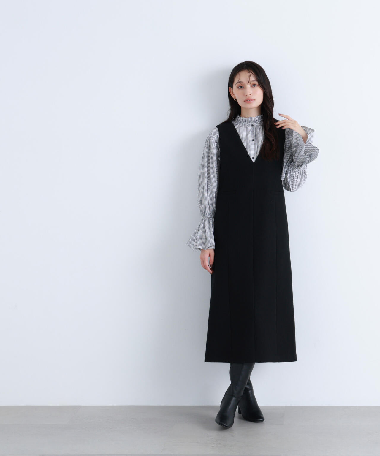 【Oggi掲載】フリルカフスハイネックブラウス