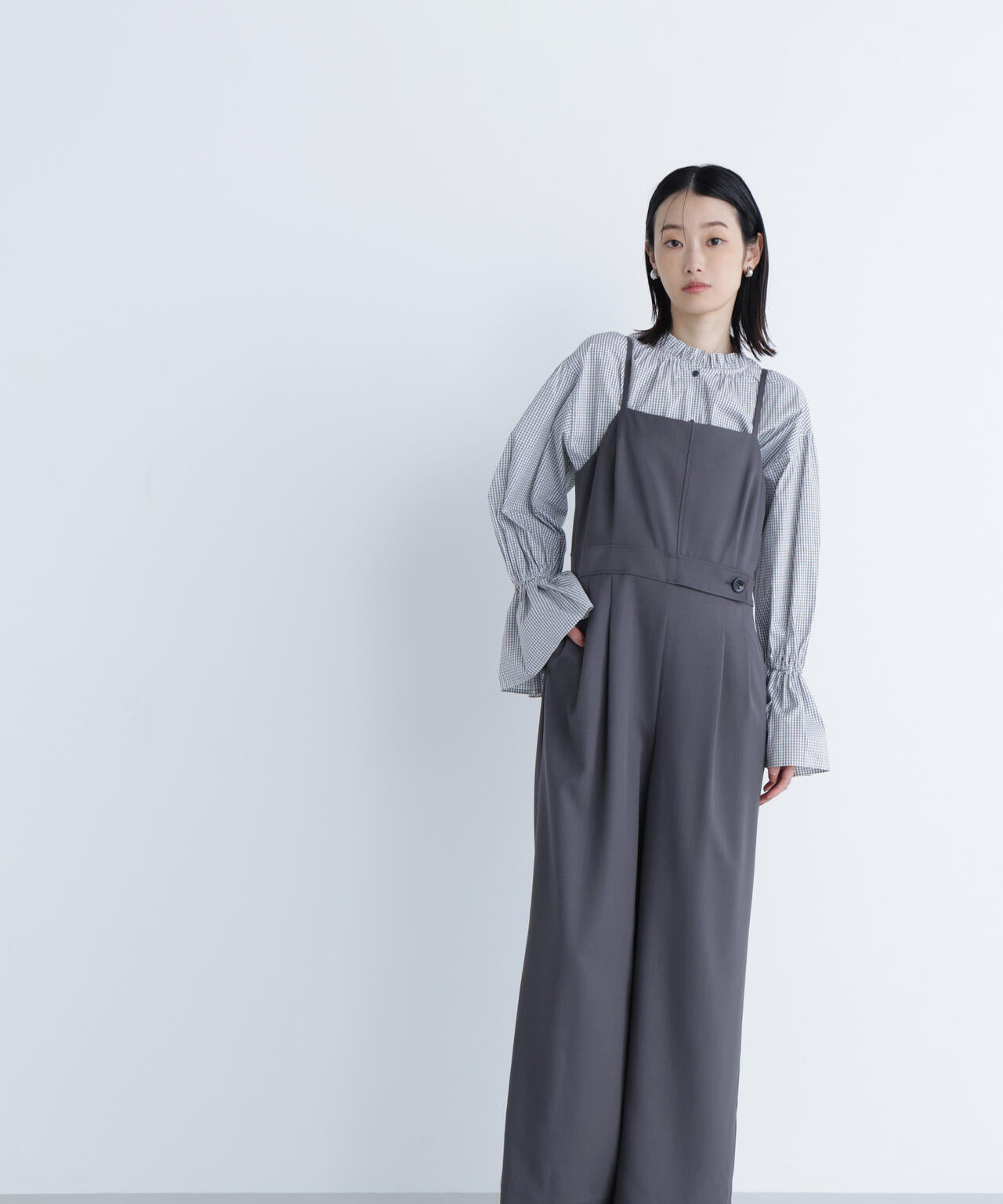 【Oggi掲載】フリルカフスハイネックブラウス